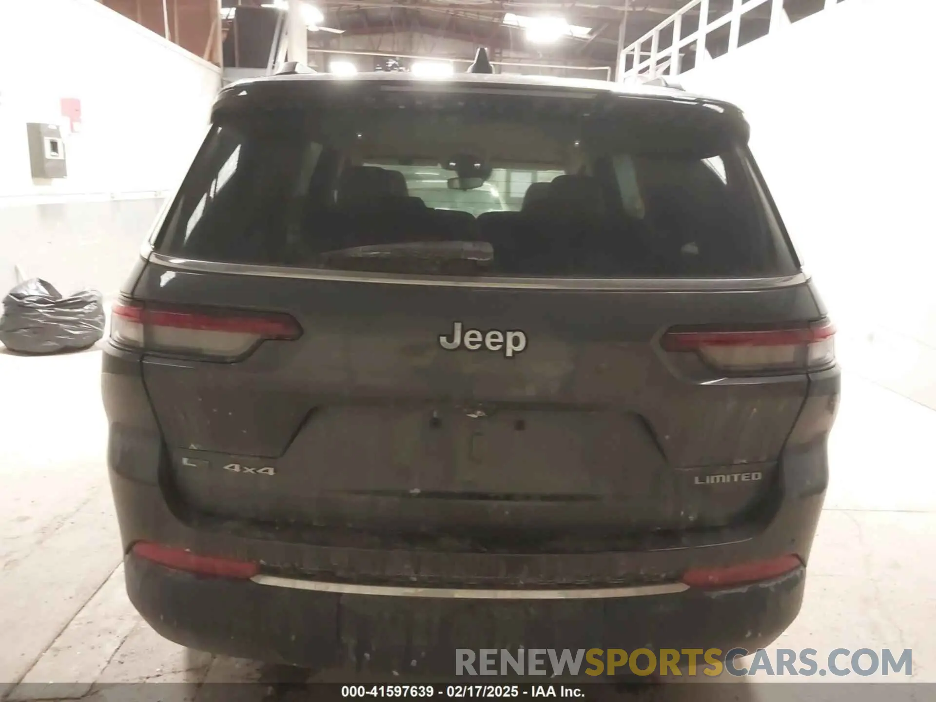 16 Photograph of a damaged car 1C4RJKBG2M8211010 JEEP GRAND CHEROKEE L 2021