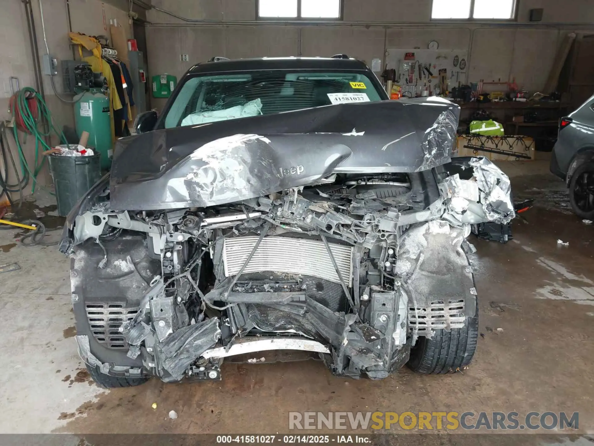 13 Photograph of a damaged car 1C4RJKBG3M8171598 JEEP GRAND CHEROKEE L 2021