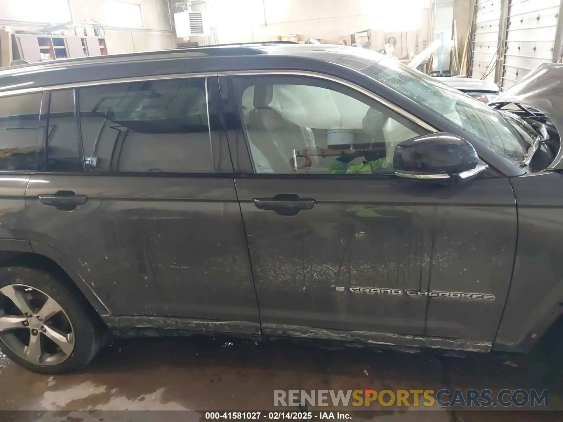 14 Photograph of a damaged car 1C4RJKBG3M8171598 JEEP GRAND CHEROKEE L 2021