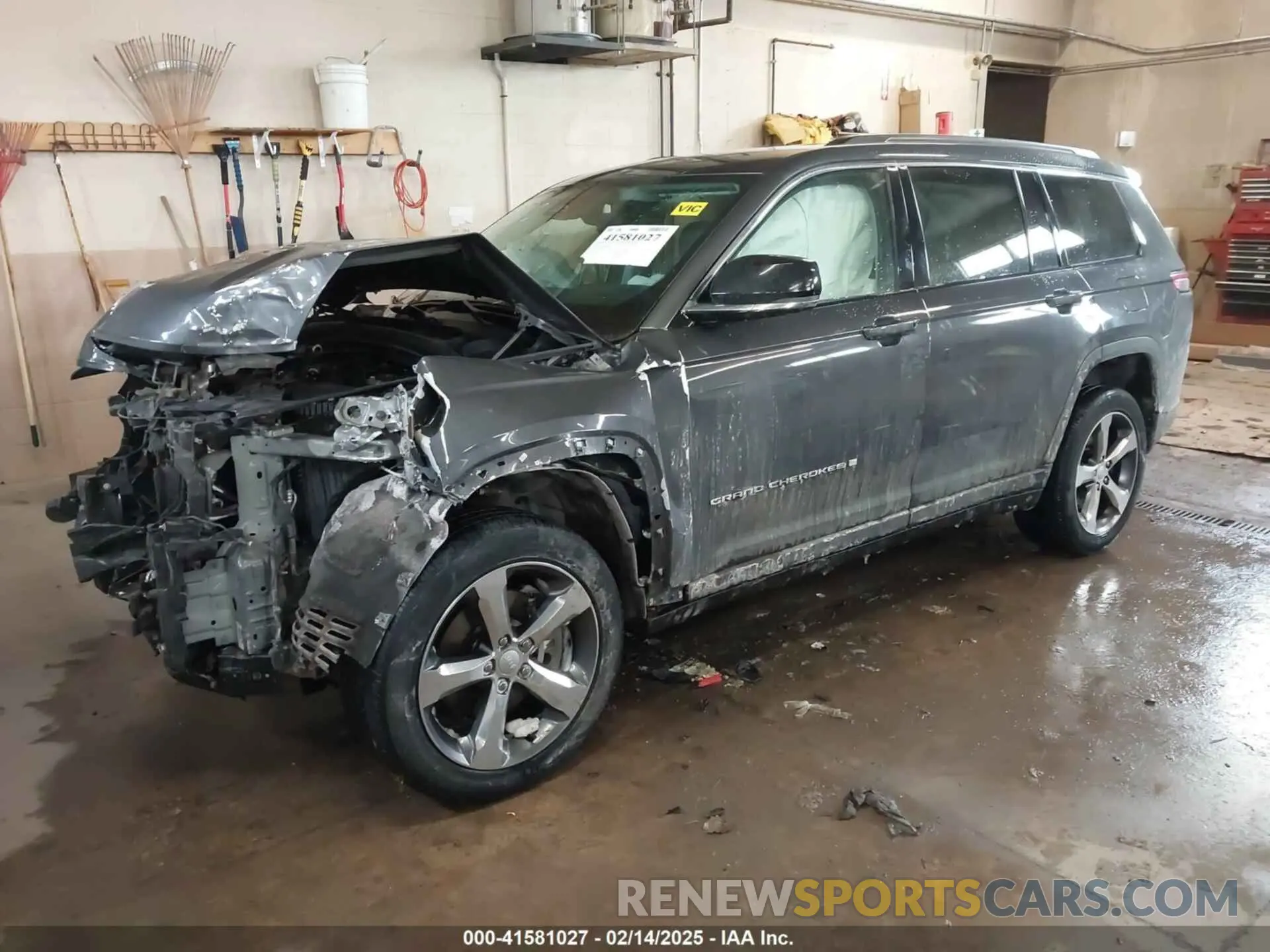 2 Photograph of a damaged car 1C4RJKBG3M8171598 JEEP GRAND CHEROKEE L 2021