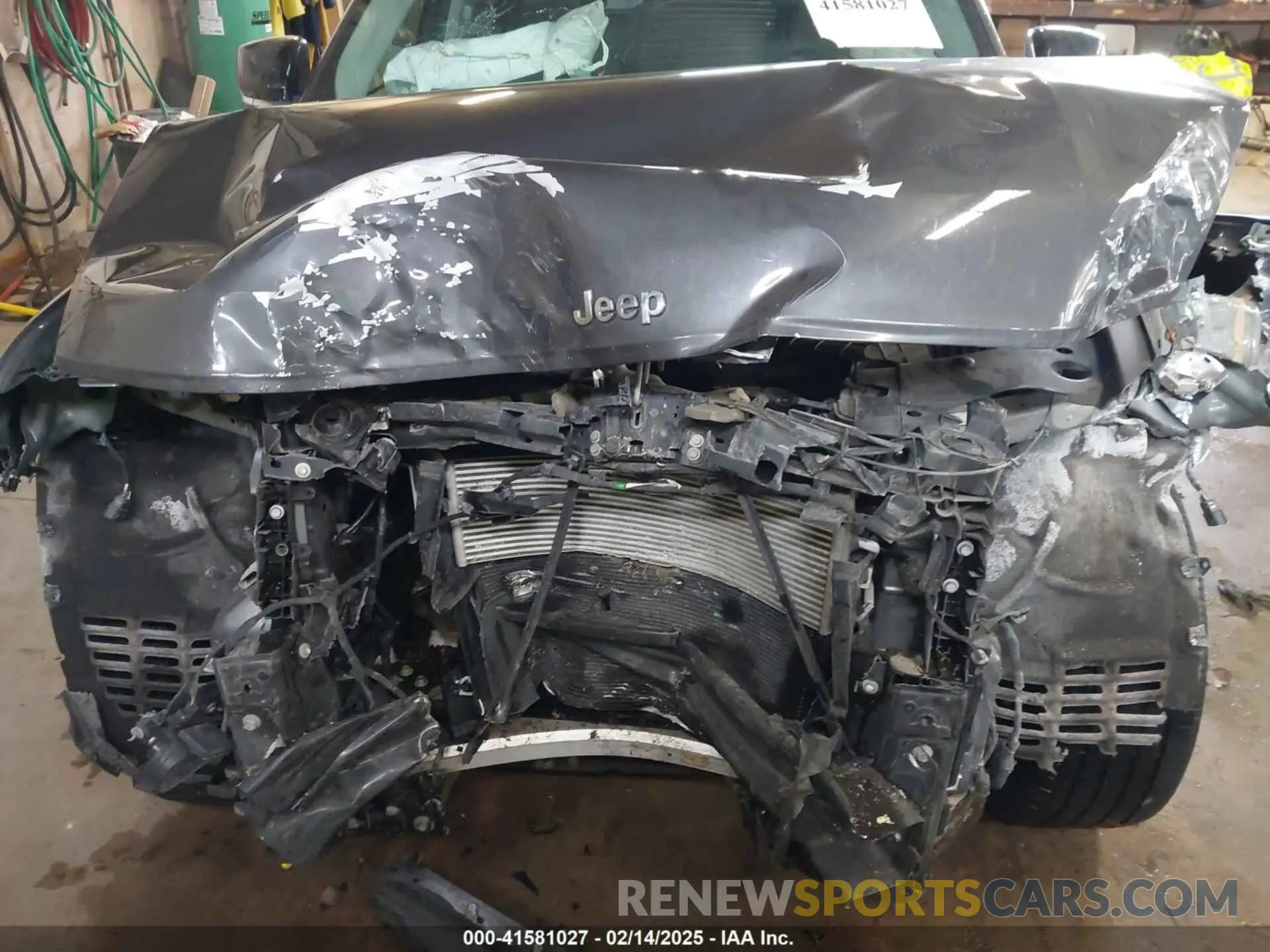 6 Photograph of a damaged car 1C4RJKBG3M8171598 JEEP GRAND CHEROKEE L 2021