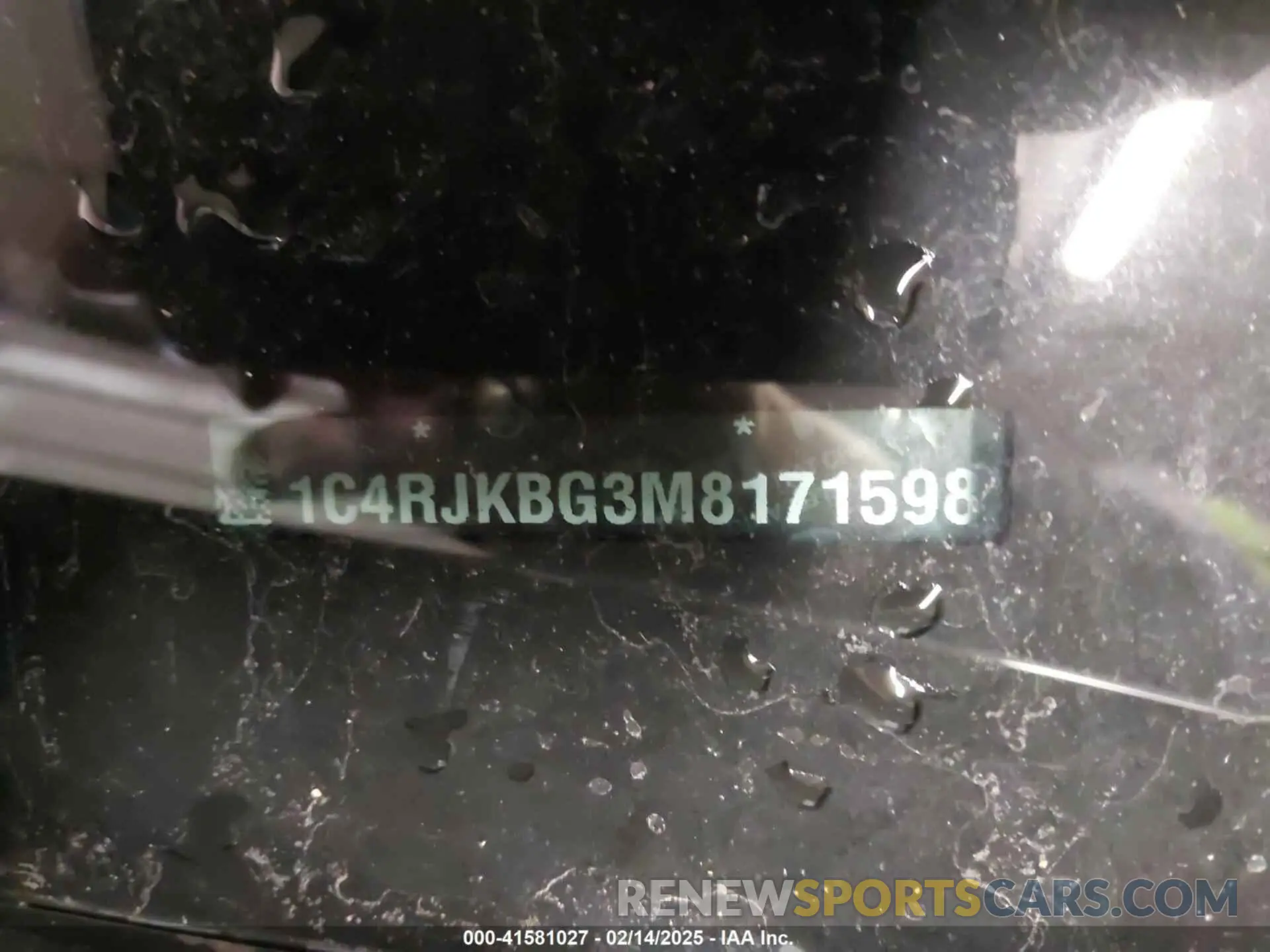 9 Photograph of a damaged car 1C4RJKBG3M8171598 JEEP GRAND CHEROKEE L 2021