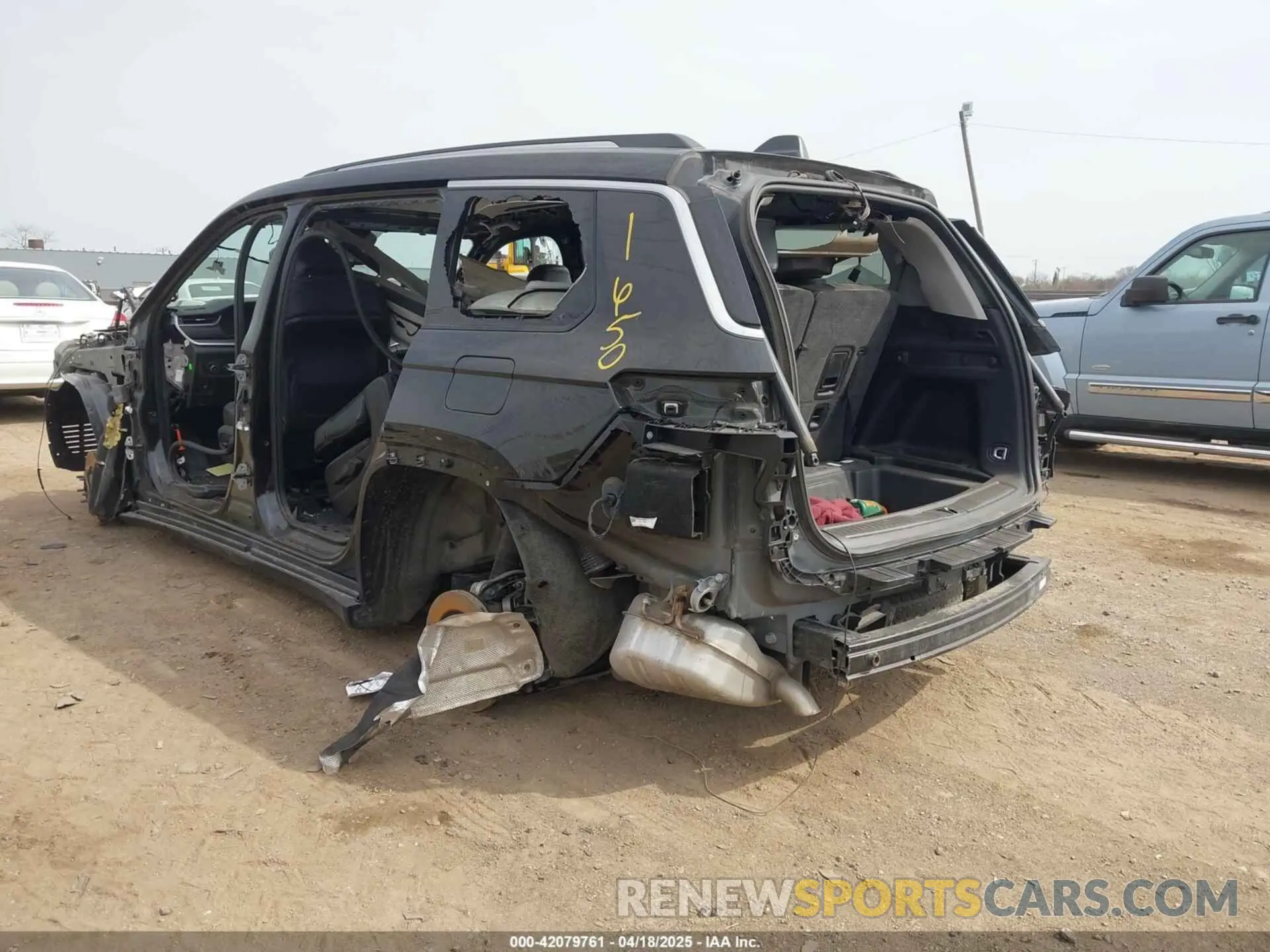 3 Фотография поврежденного автомобиля 1C4RJKBG4M8121650 JEEP GRAND CHEROKEE L 2021