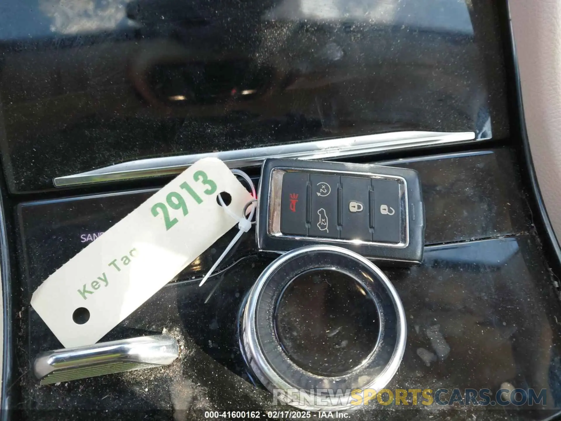 11 Photograph of a damaged car 1C4RJKBG4M8125519 JEEP GRAND CHEROKEE L 2021