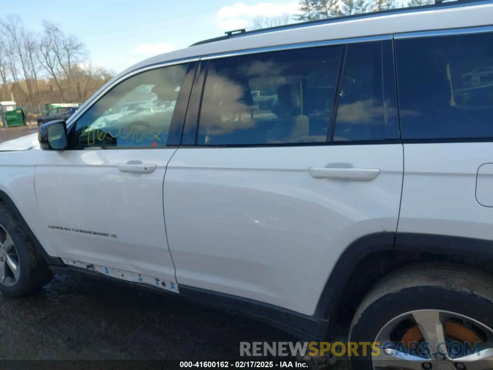 15 Photograph of a damaged car 1C4RJKBG4M8125519 JEEP GRAND CHEROKEE L 2021