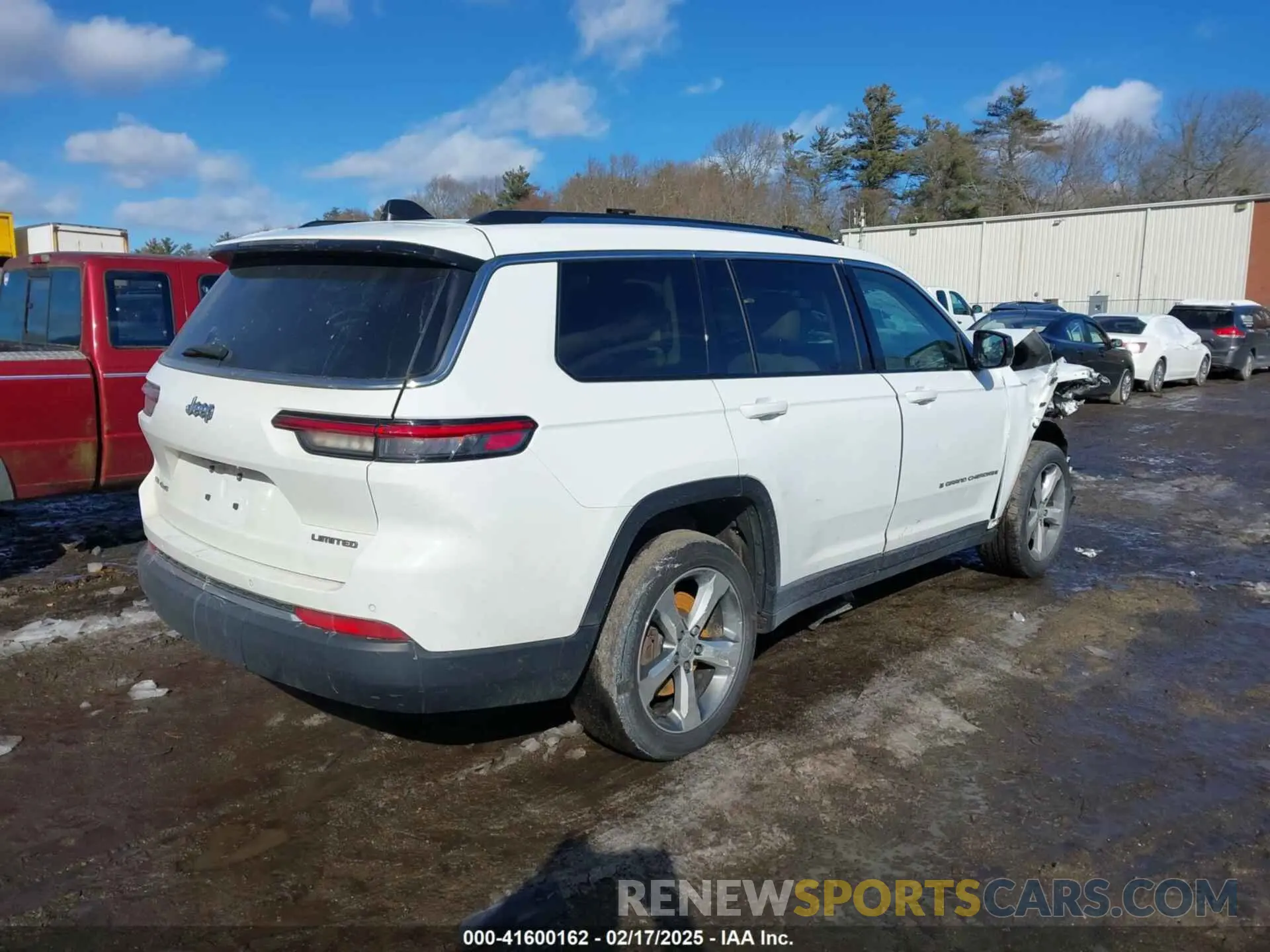 4 Photograph of a damaged car 1C4RJKBG4M8125519 JEEP GRAND CHEROKEE L 2021