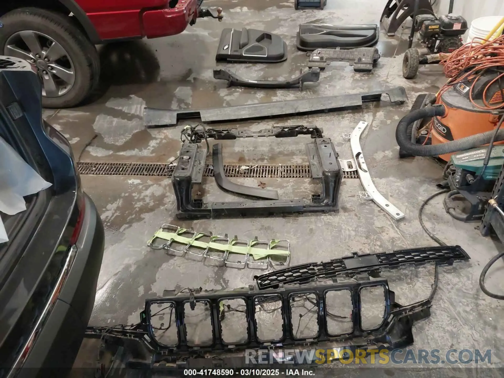 20 Photograph of a damaged car 1C4RJKBG6M8172857 JEEP GRAND CHEROKEE L 2021