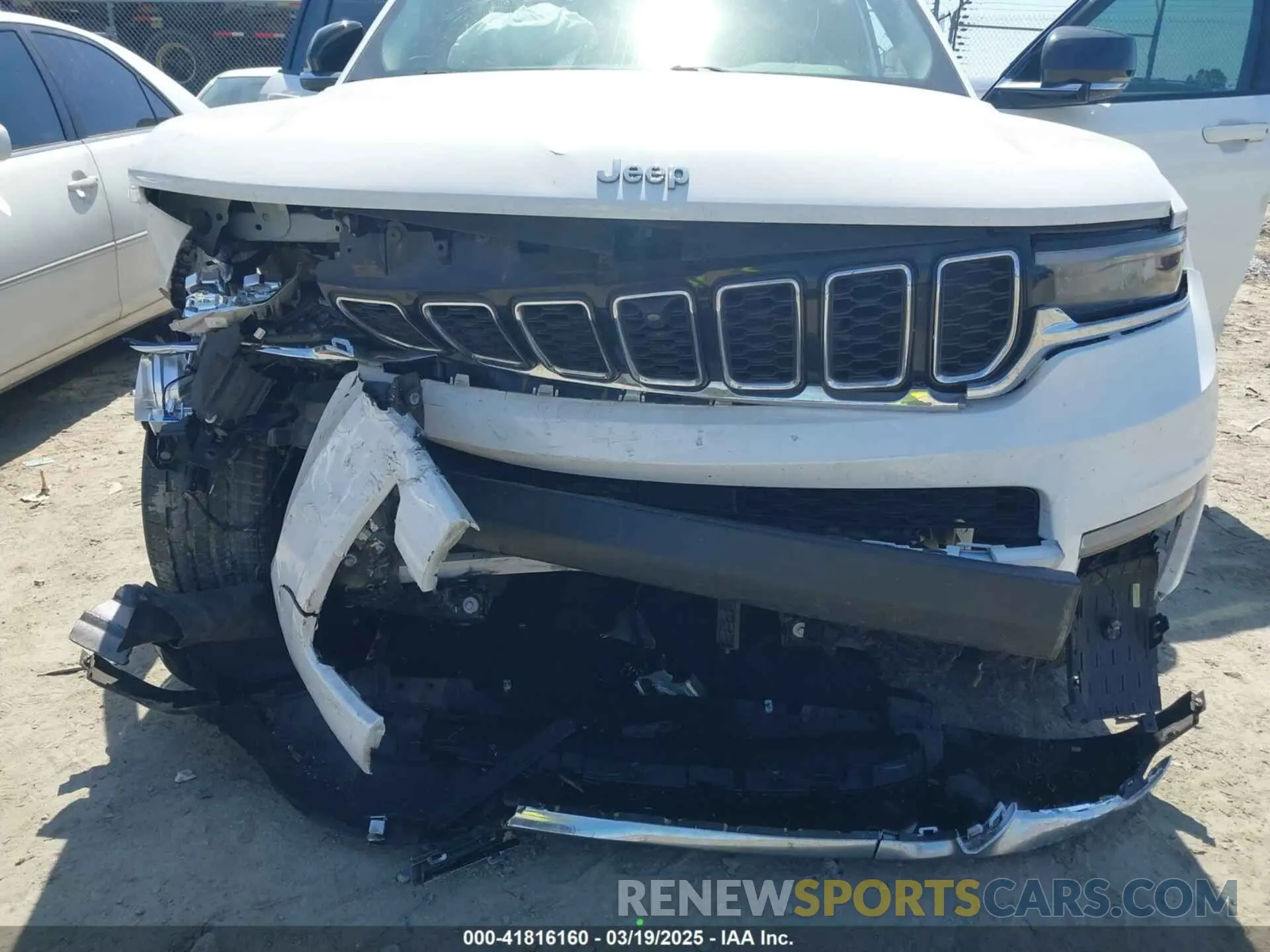 6 Photograph of a damaged car 1C4RJKBG7M8104194 JEEP GRAND CHEROKEE L 2021