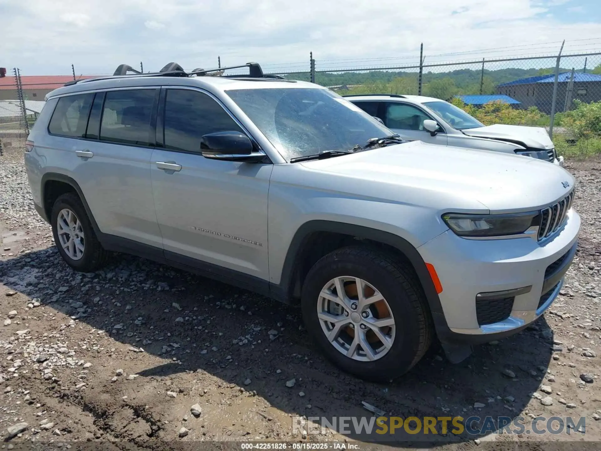1 Photograph of a damaged car 1C4RJKBG7M8130262 JEEP GRAND CHEROKEE L 2021