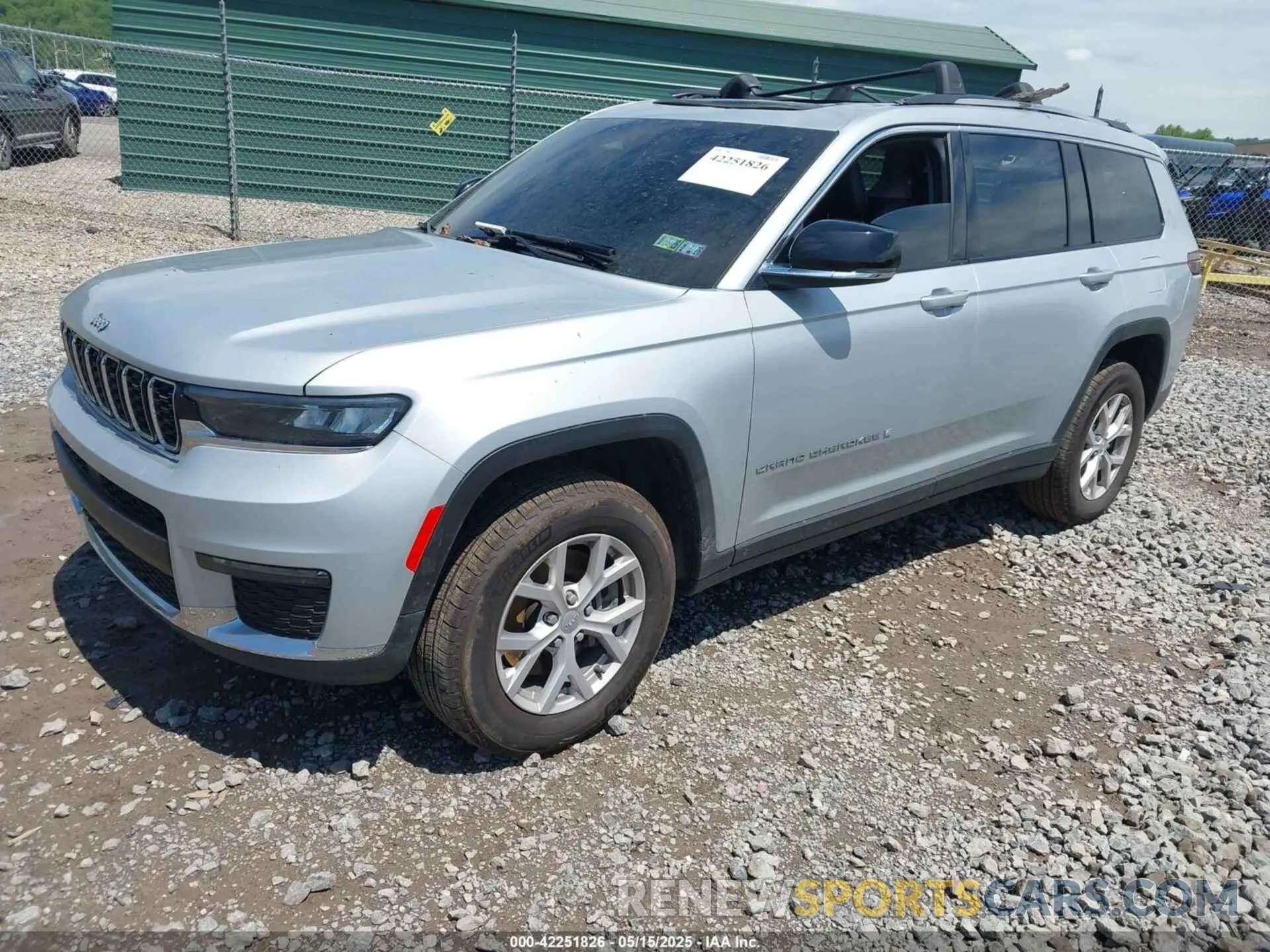 2 Photograph of a damaged car 1C4RJKBG7M8130262 JEEP GRAND CHEROKEE L 2021