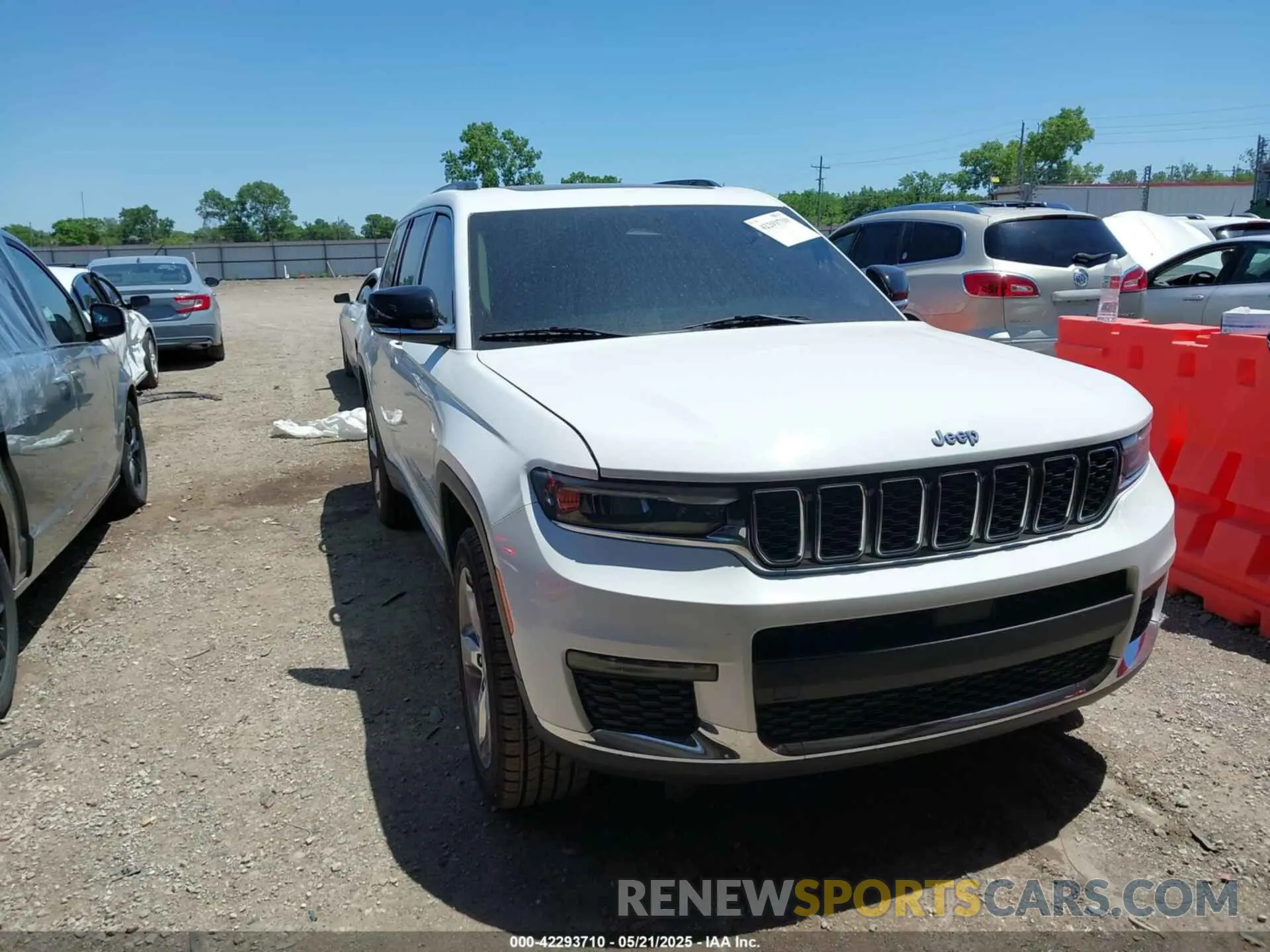 14 Photograph of a damaged car 1C4RJKBG7M8191045 JEEP GRAND CHEROKEE L 2021