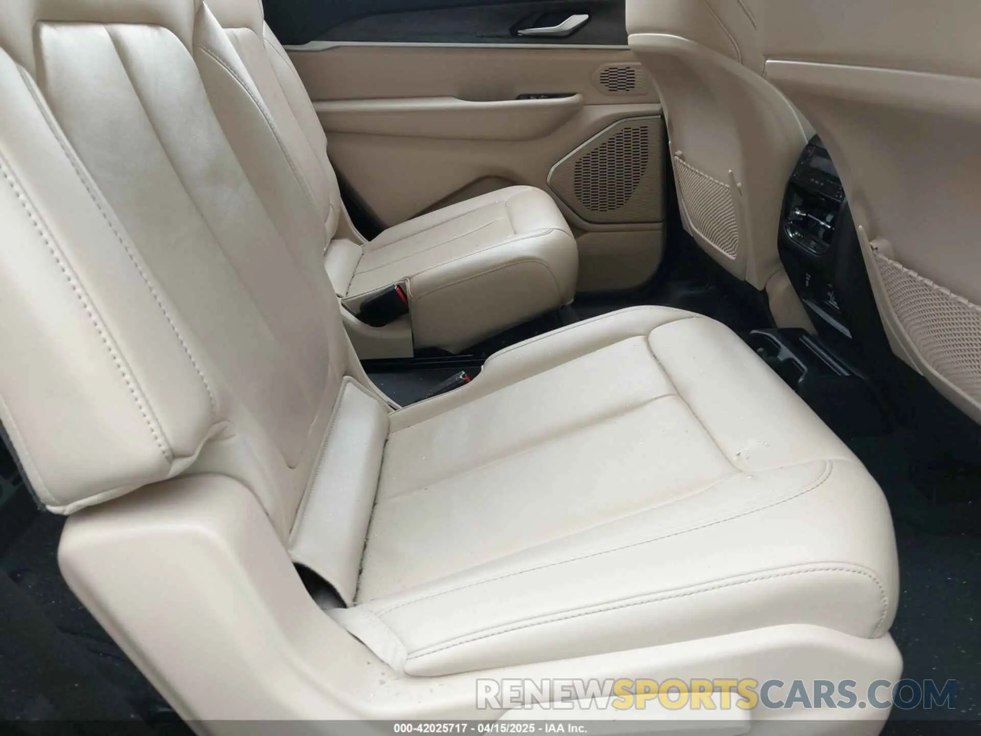 8 Фотография поврежденного автомобиля 1C4RJKBG8M8129993 JEEP GRAND CHEROKEE L 2021