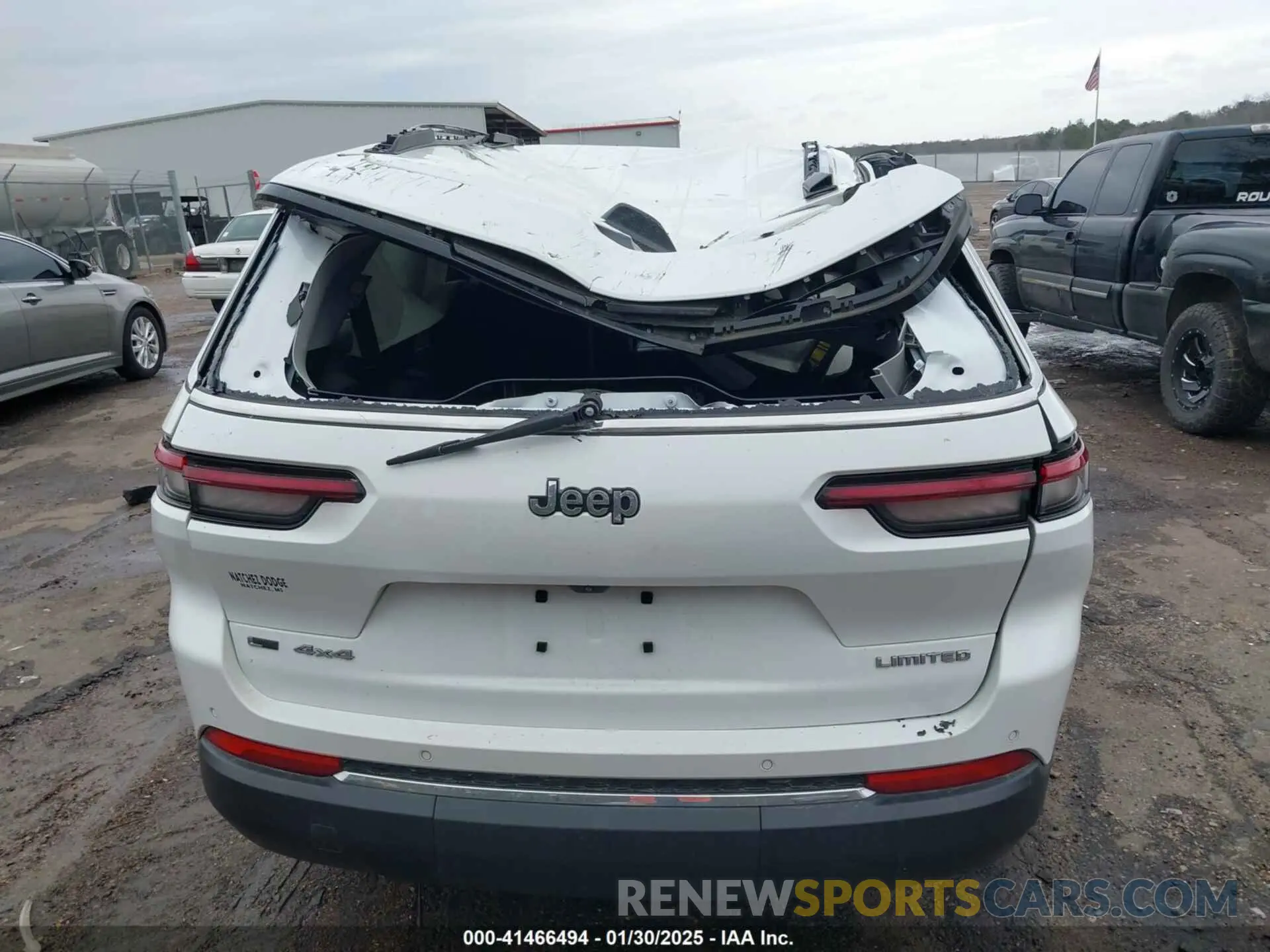 14 Photograph of a damaged car 1C4RJKBG9M8206323 JEEP GRAND CHEROKEE L 2021