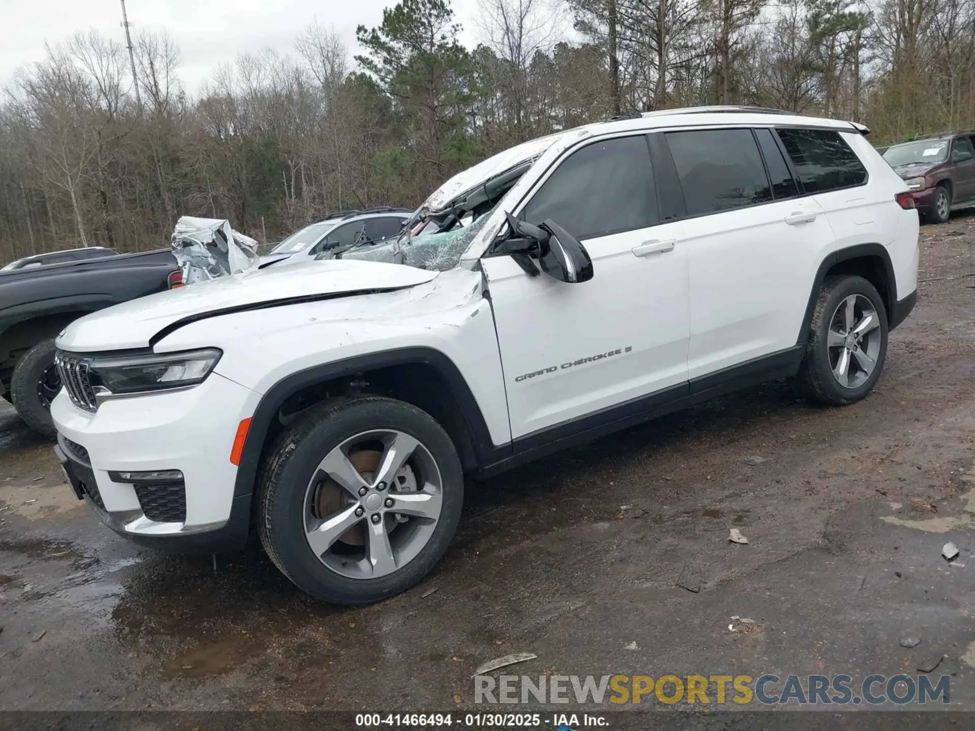 2 Photograph of a damaged car 1C4RJKBG9M8206323 JEEP GRAND CHEROKEE L 2021