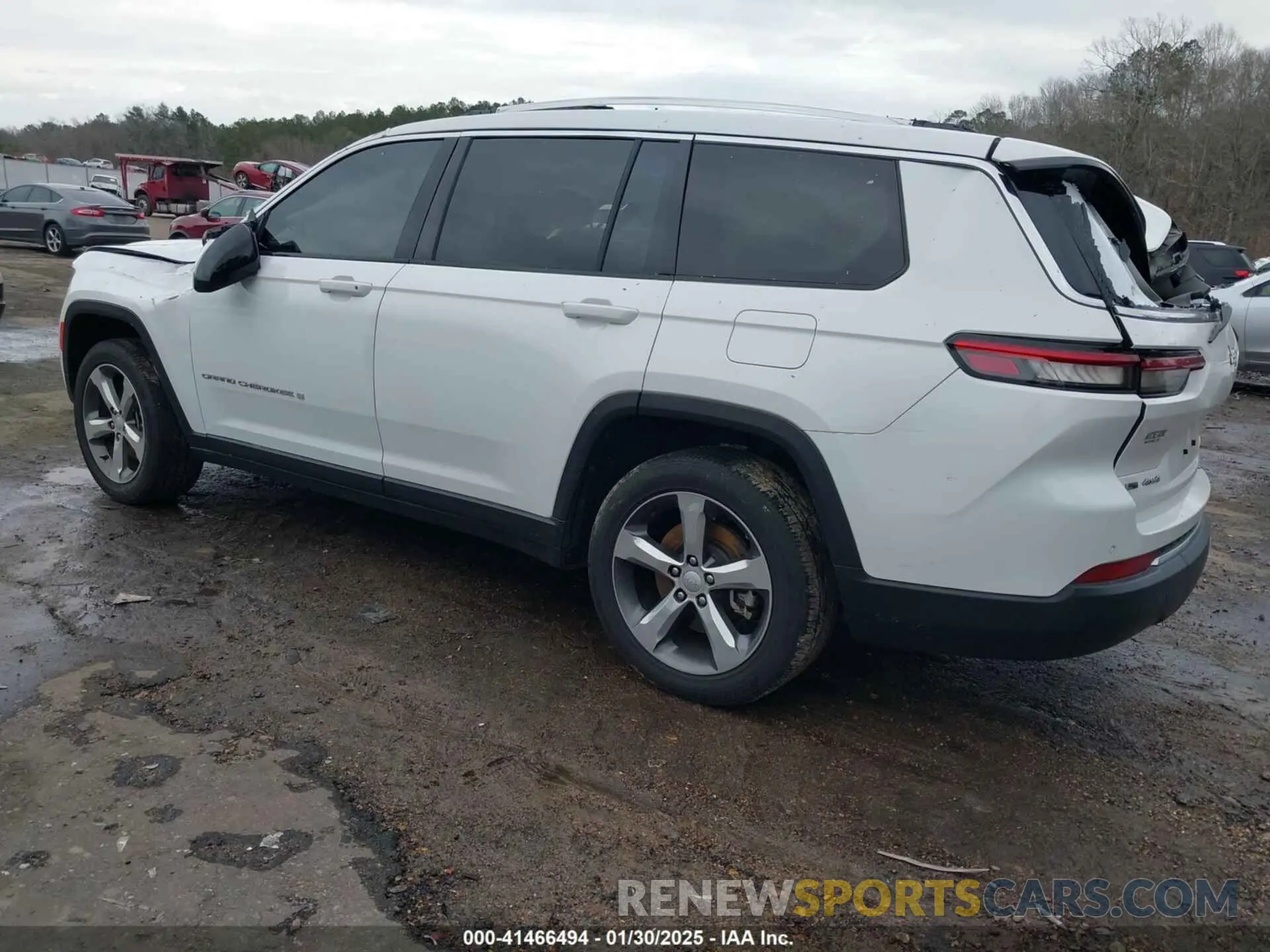 3 Photograph of a damaged car 1C4RJKBG9M8206323 JEEP GRAND CHEROKEE L 2021