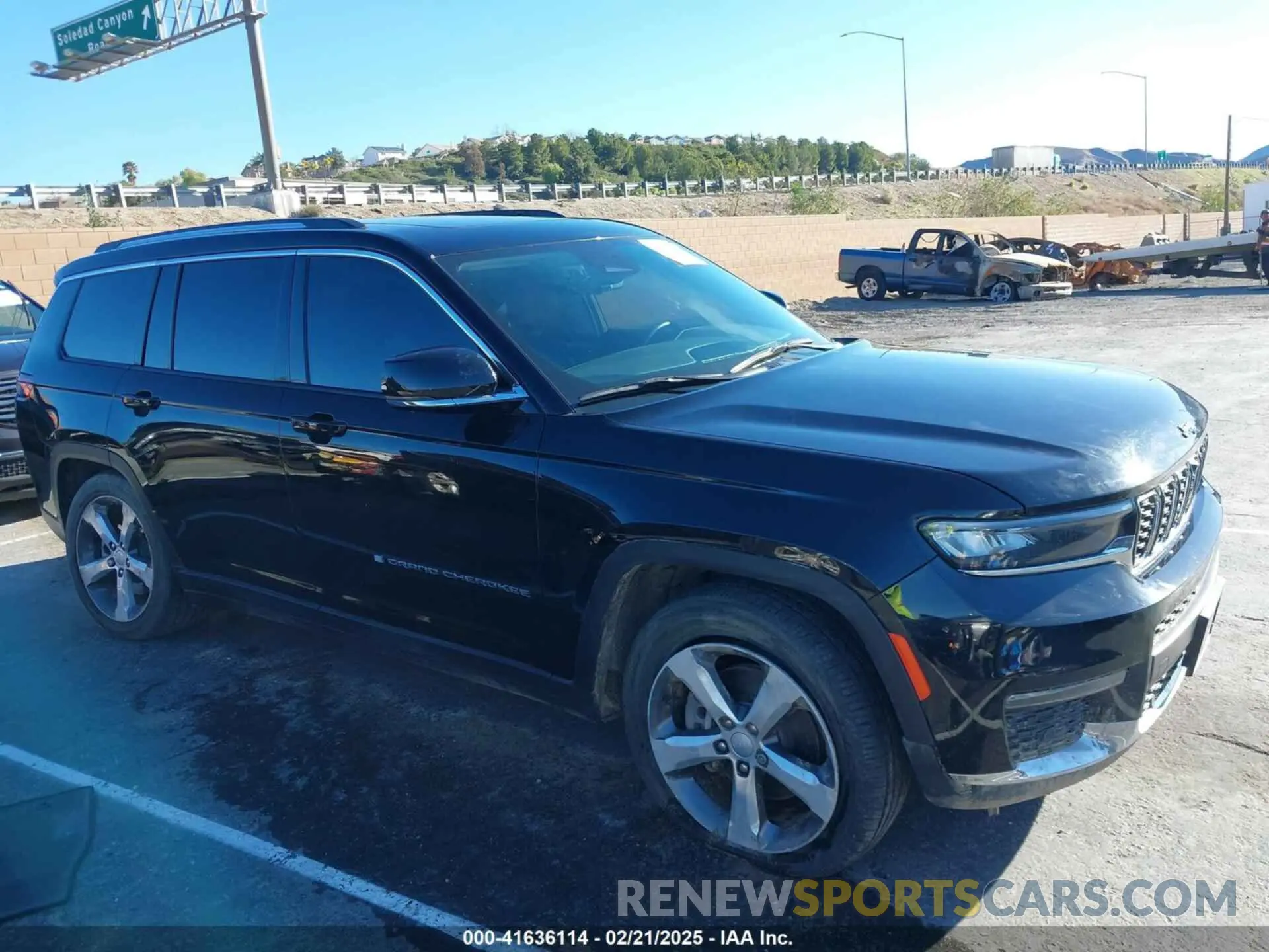 13 Photograph of a damaged car 1C4RJKBGXM8114055 JEEP GRAND CHEROKEE L 2021