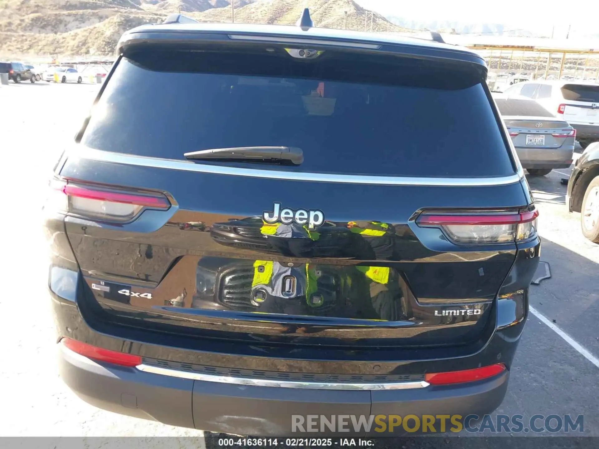 16 Photograph of a damaged car 1C4RJKBGXM8114055 JEEP GRAND CHEROKEE L 2021