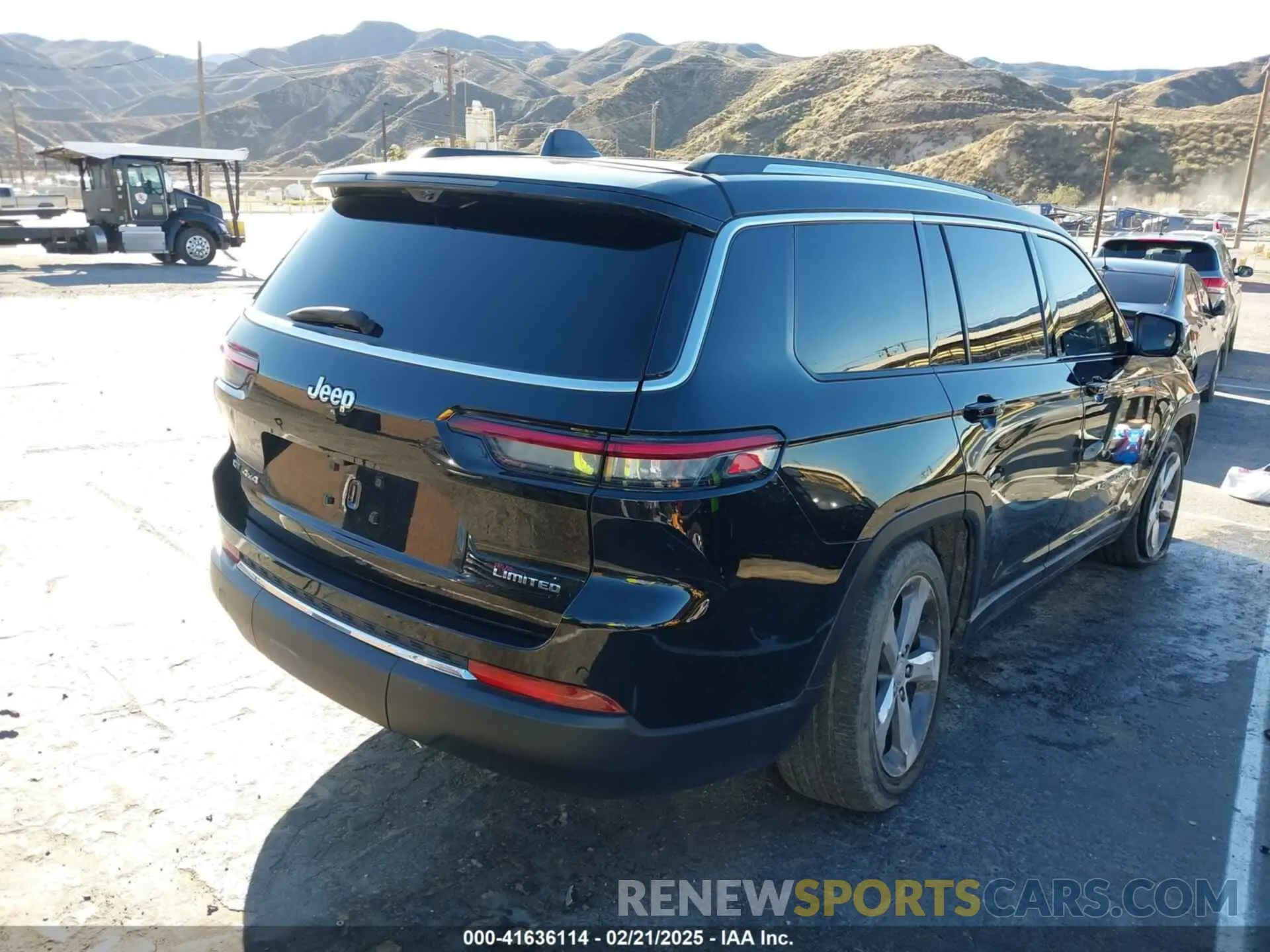 4 Photograph of a damaged car 1C4RJKBGXM8114055 JEEP GRAND CHEROKEE L 2021