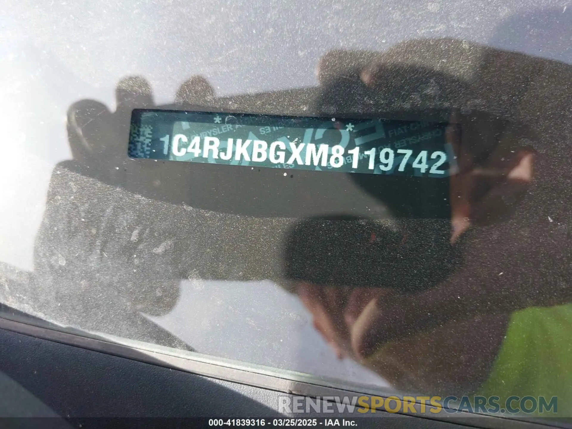9 Photograph of a damaged car 1C4RJKBGXM8119742 JEEP GRAND CHEROKEE L 2021