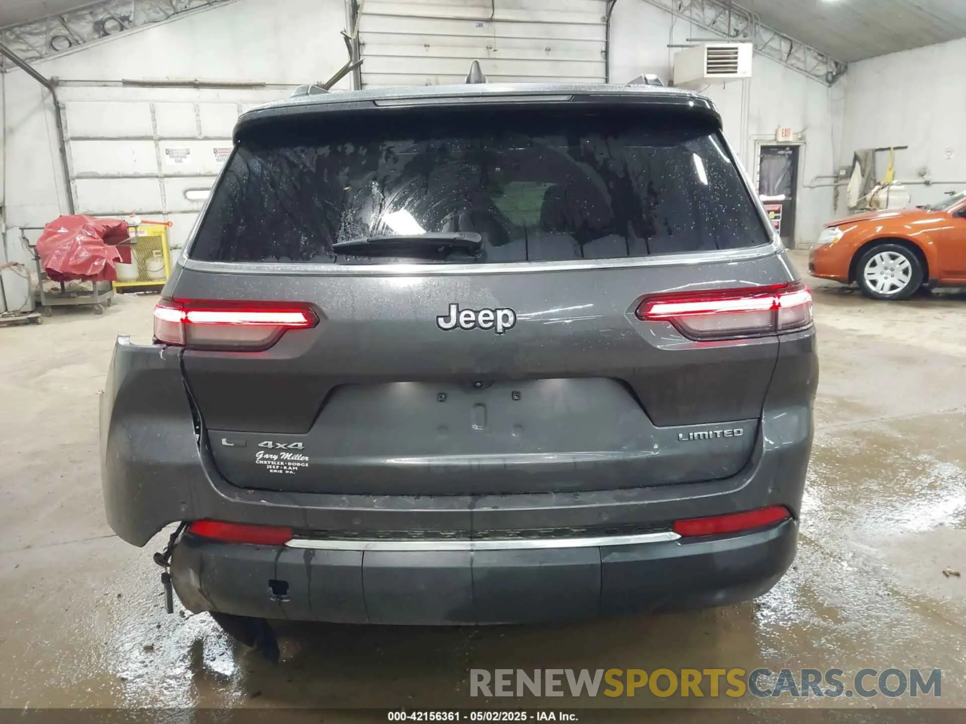 16 Photograph of a damaged car 1C4RJKBGXM8139182 JEEP GRAND CHEROKEE L 2021