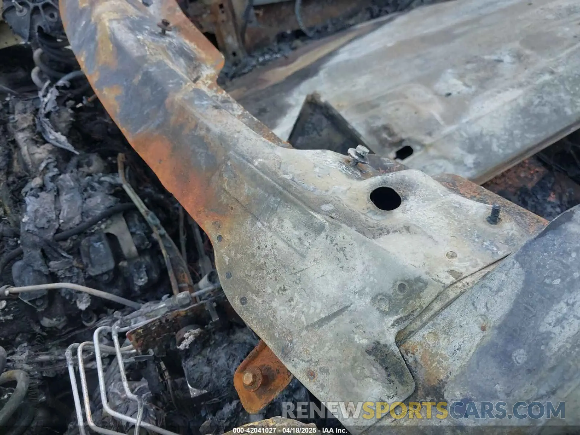 9 Photograph of a damaged car 1C4RJKBGXM8190035 JEEP GRAND CHEROKEE L 2021
