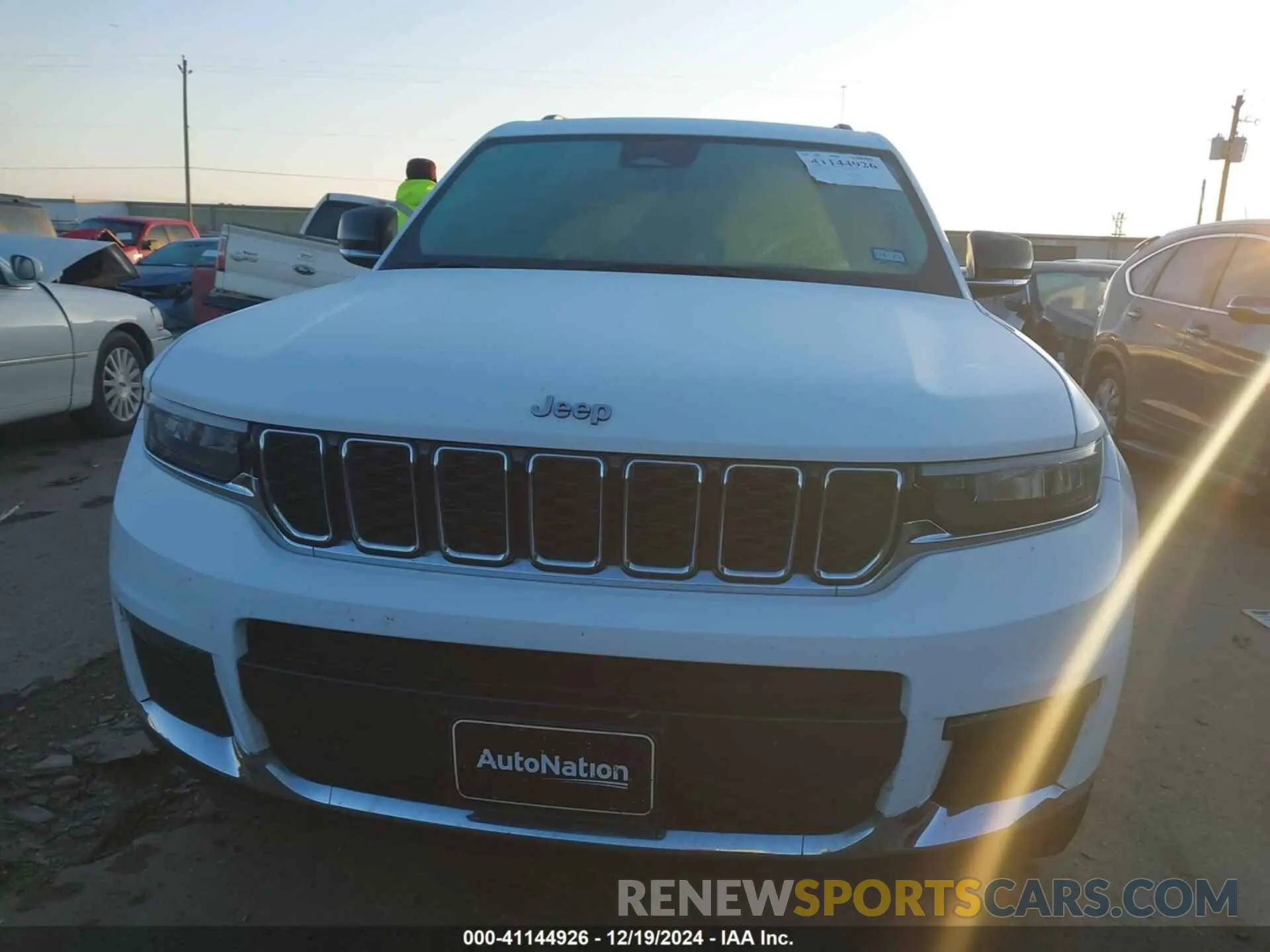 12 Photograph of a damaged car 1C4RJKBGXM8196322 JEEP GRAND CHEROKEE L 2021