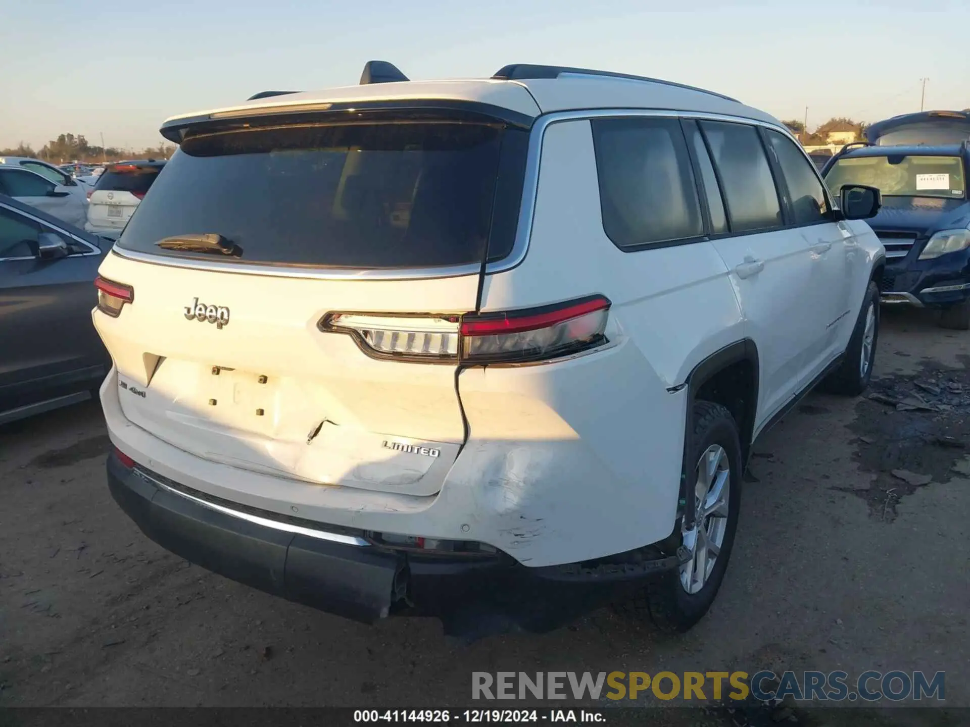 4 Photograph of a damaged car 1C4RJKBGXM8196322 JEEP GRAND CHEROKEE L 2021
