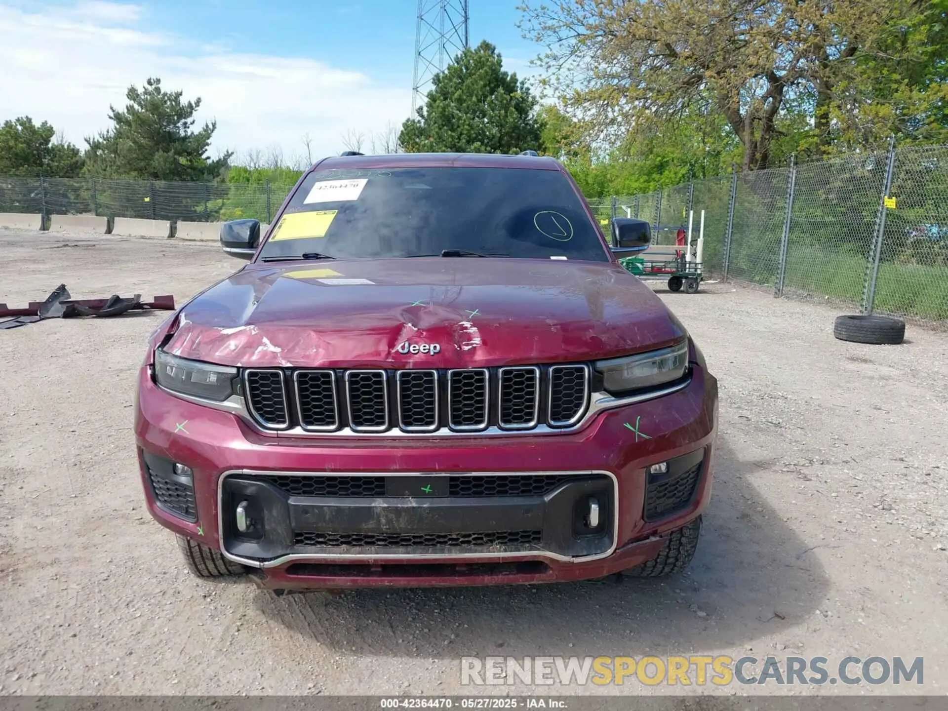 12 Photograph of a damaged car 1C4RJKDG1M8181222 JEEP GRAND CHEROKEE L 2021