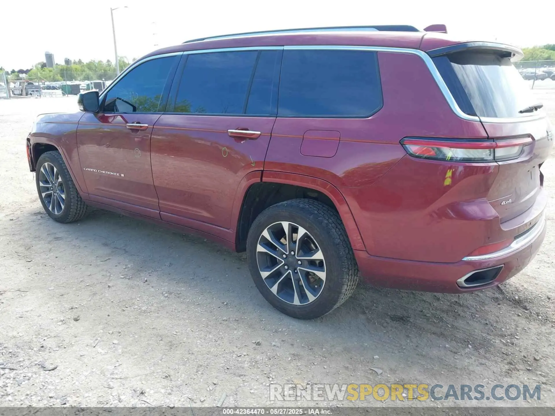 3 Photograph of a damaged car 1C4RJKDG1M8181222 JEEP GRAND CHEROKEE L 2021