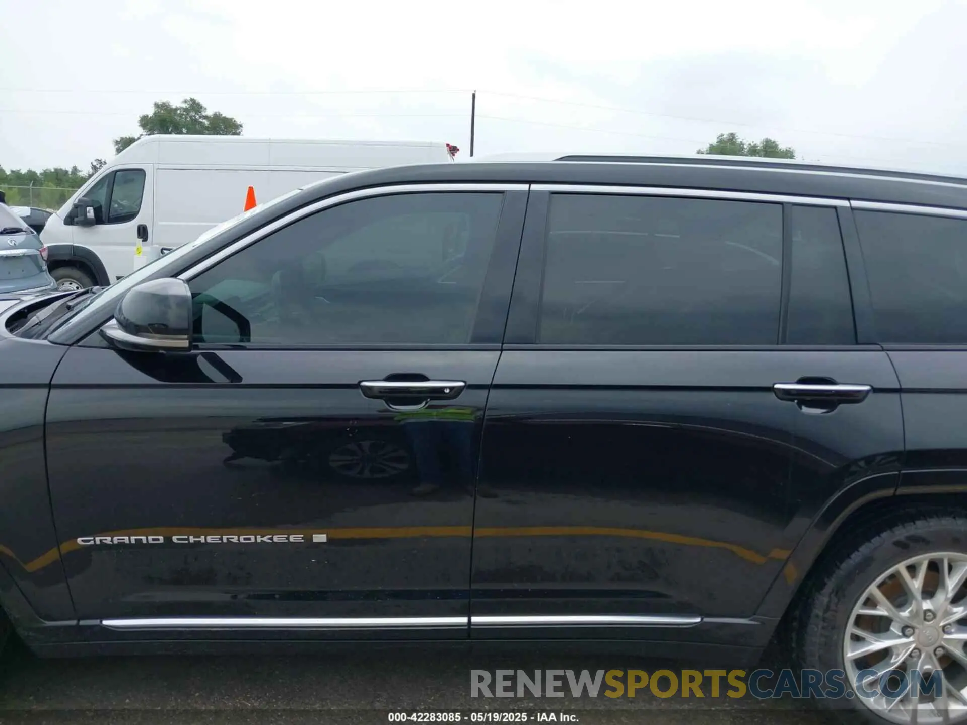 15 Photograph of a damaged car 1C4RJKEG8M8106466 JEEP GRAND CHEROKEE L 2021