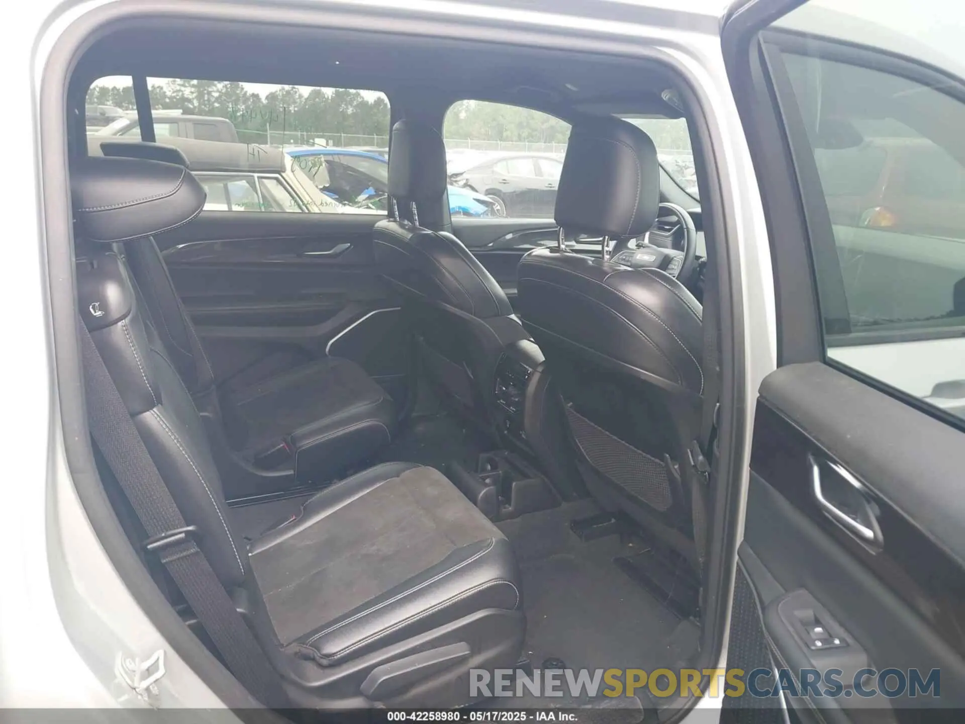 8 Фотография поврежденного автомобиля 1C4RJJAG2N8581581 JEEP GRAND CHEROKEE L 2022