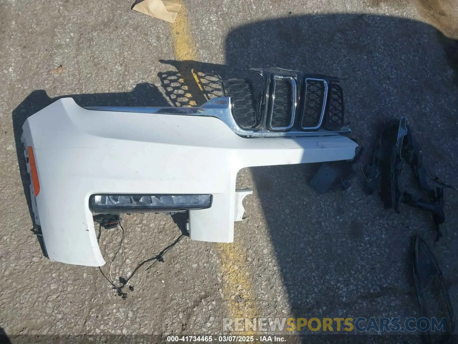 11 Photograph of a damaged car 1C4RJJBG1N8568383 JEEP GRAND CHEROKEE L 2022