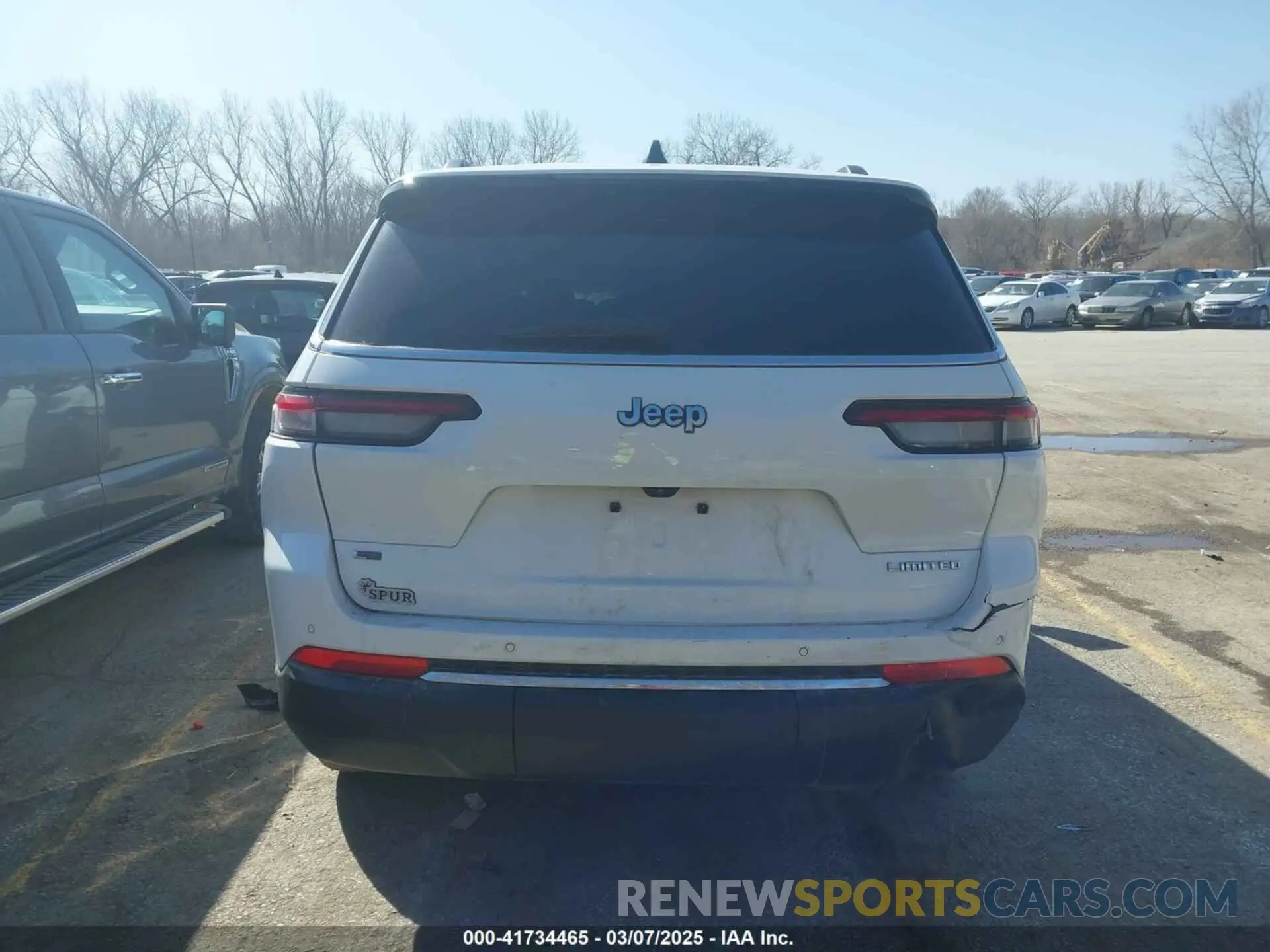 16 Photograph of a damaged car 1C4RJJBG1N8568383 JEEP GRAND CHEROKEE L 2022