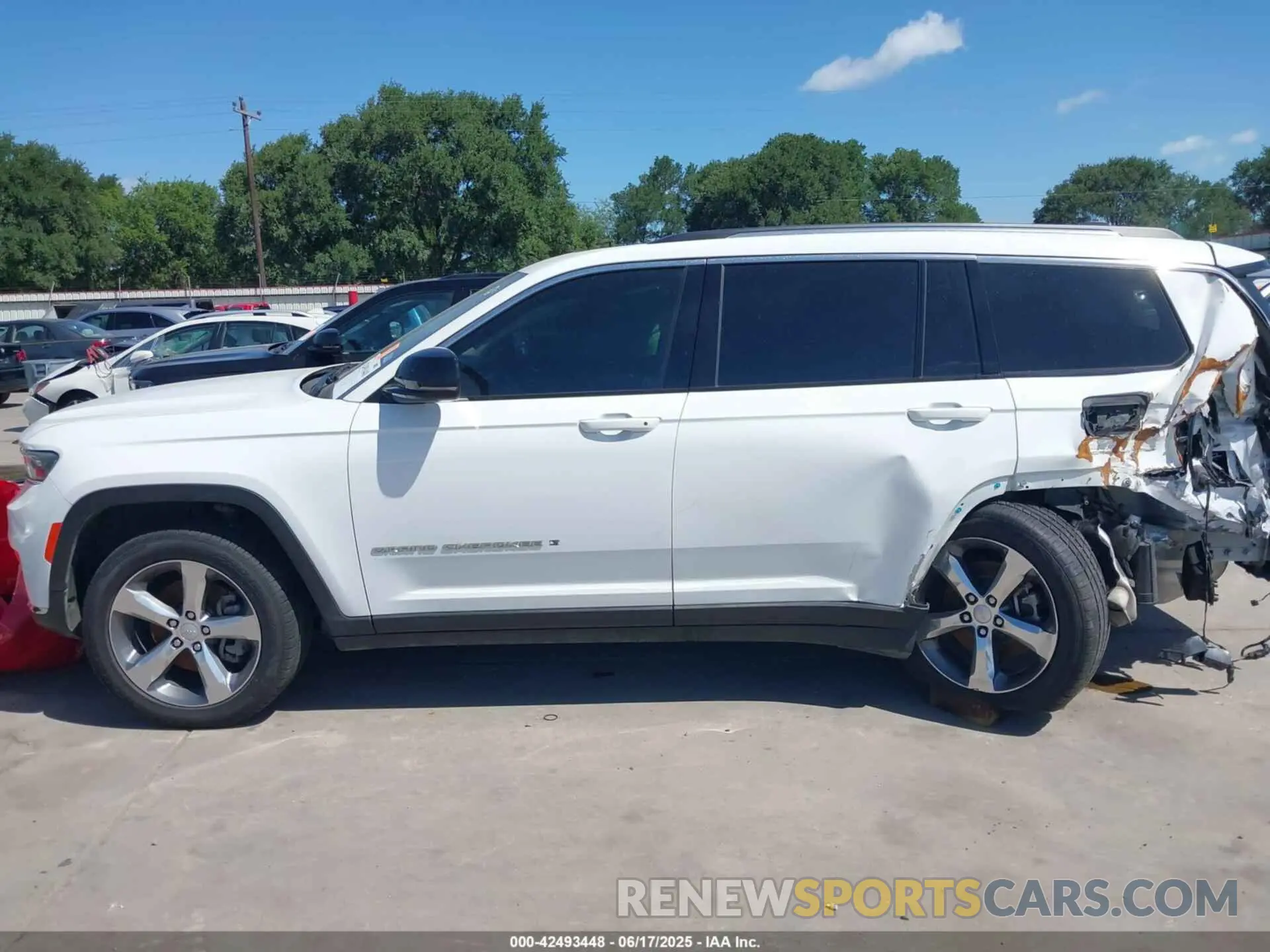 15 Photograph of a damaged car 1C4RJJBG7N8548123 JEEP GRAND CHEROKEE L 2022