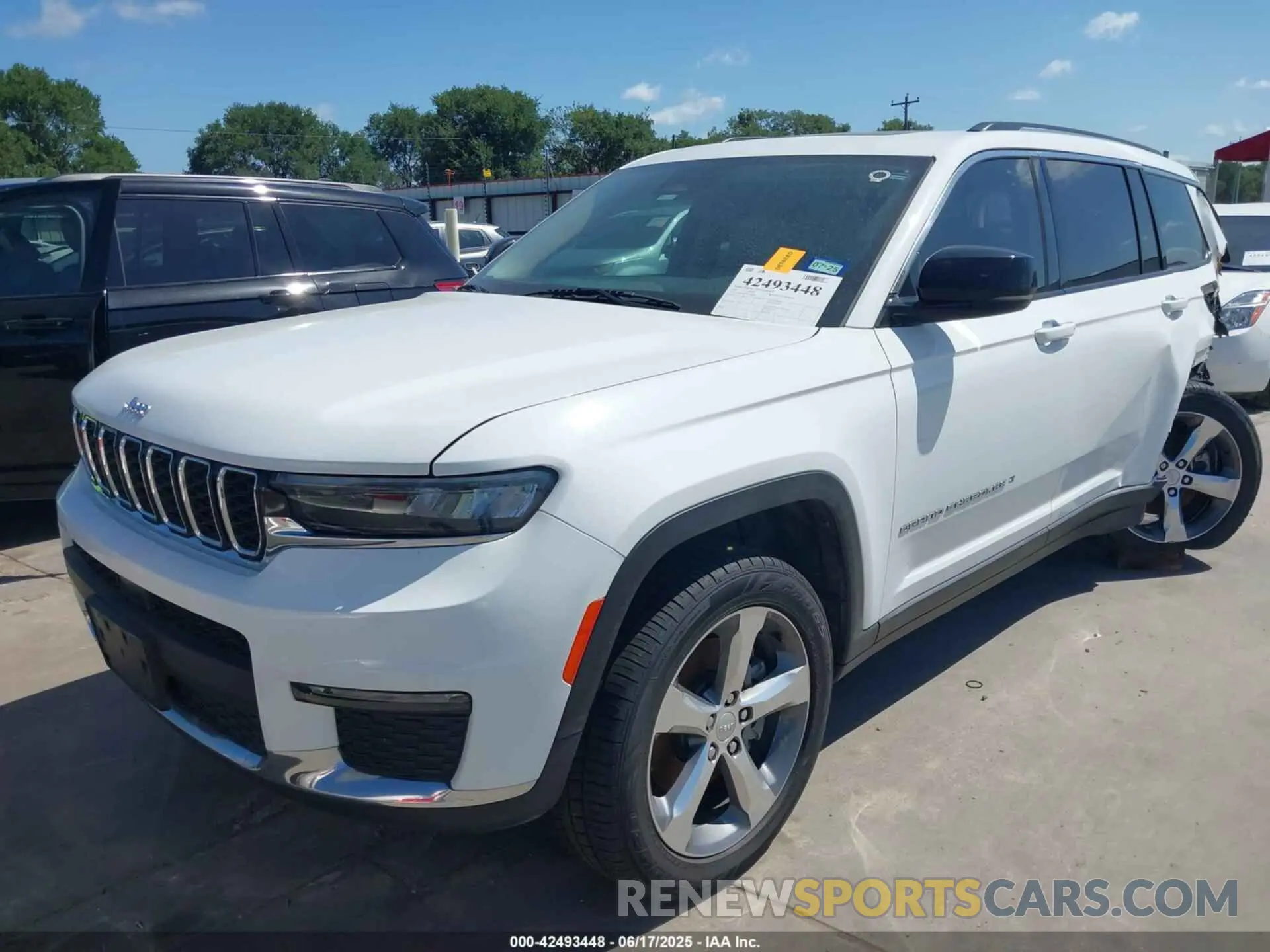 2 Photograph of a damaged car 1C4RJJBG7N8548123 JEEP GRAND CHEROKEE L 2022