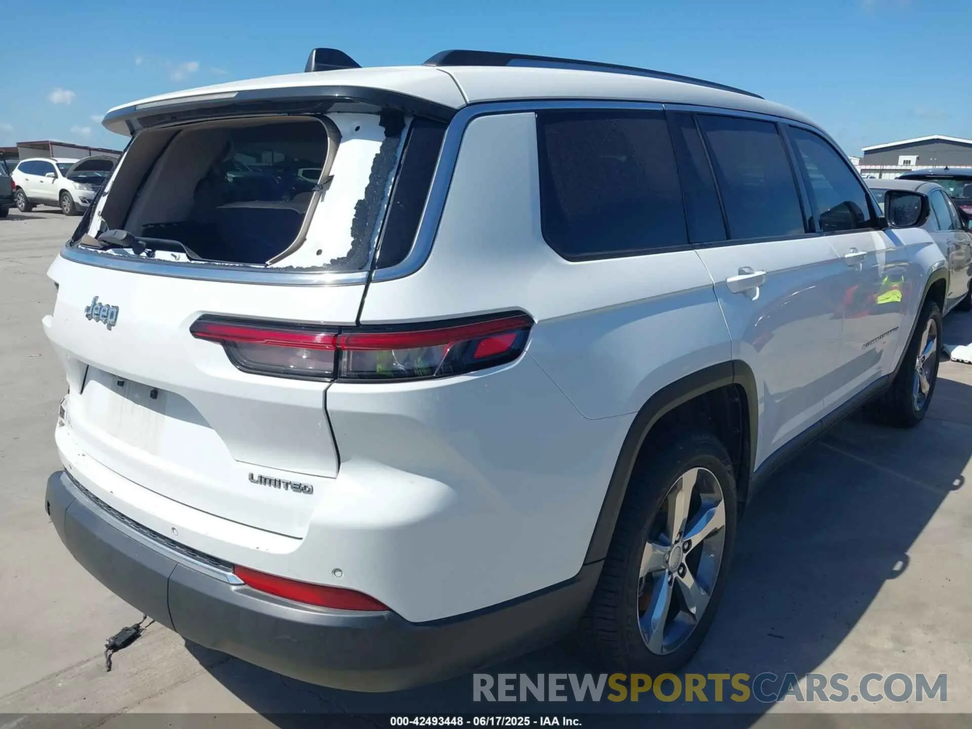 4 Photograph of a damaged car 1C4RJJBG7N8548123 JEEP GRAND CHEROKEE L 2022