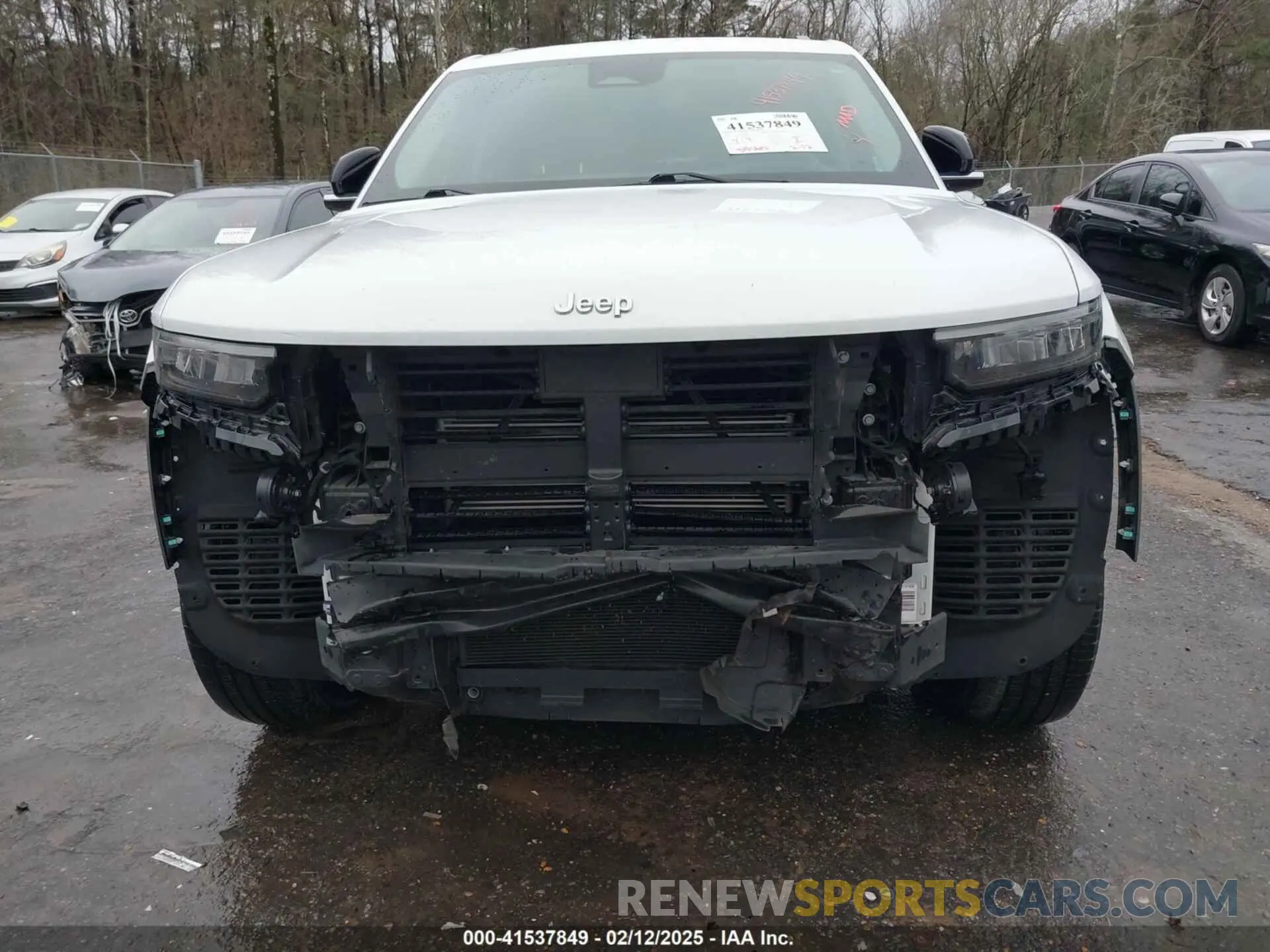 13 Photograph of a damaged car 1C4RJJBG9N8574495 JEEP GRAND CHEROKEE L 2022
