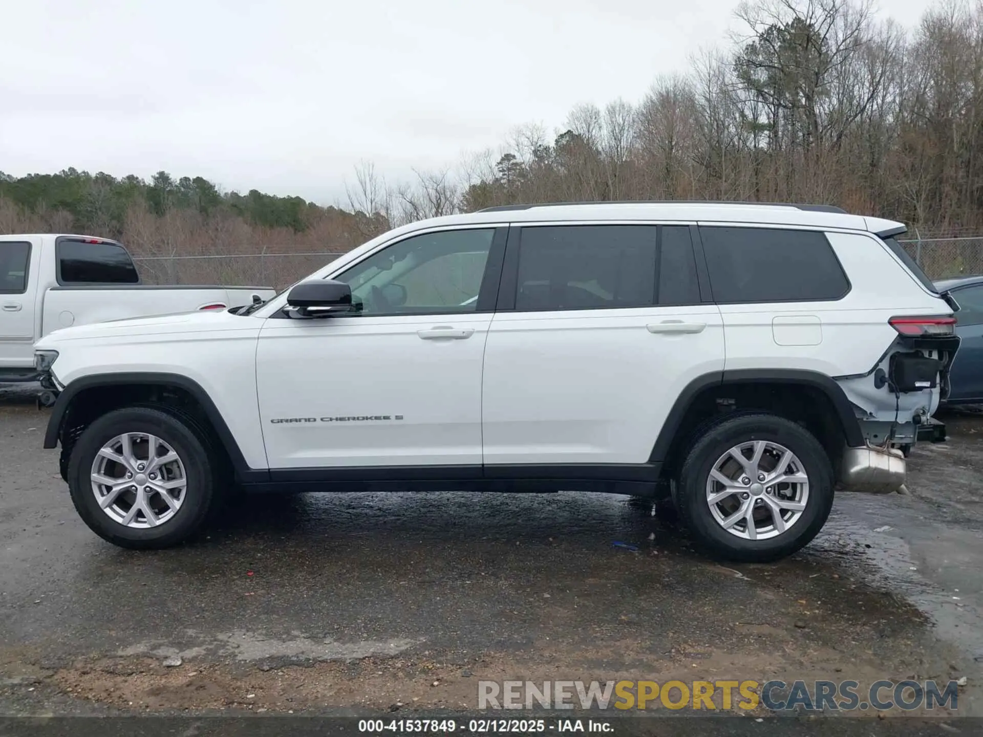15 Photograph of a damaged car 1C4RJJBG9N8574495 JEEP GRAND CHEROKEE L 2022