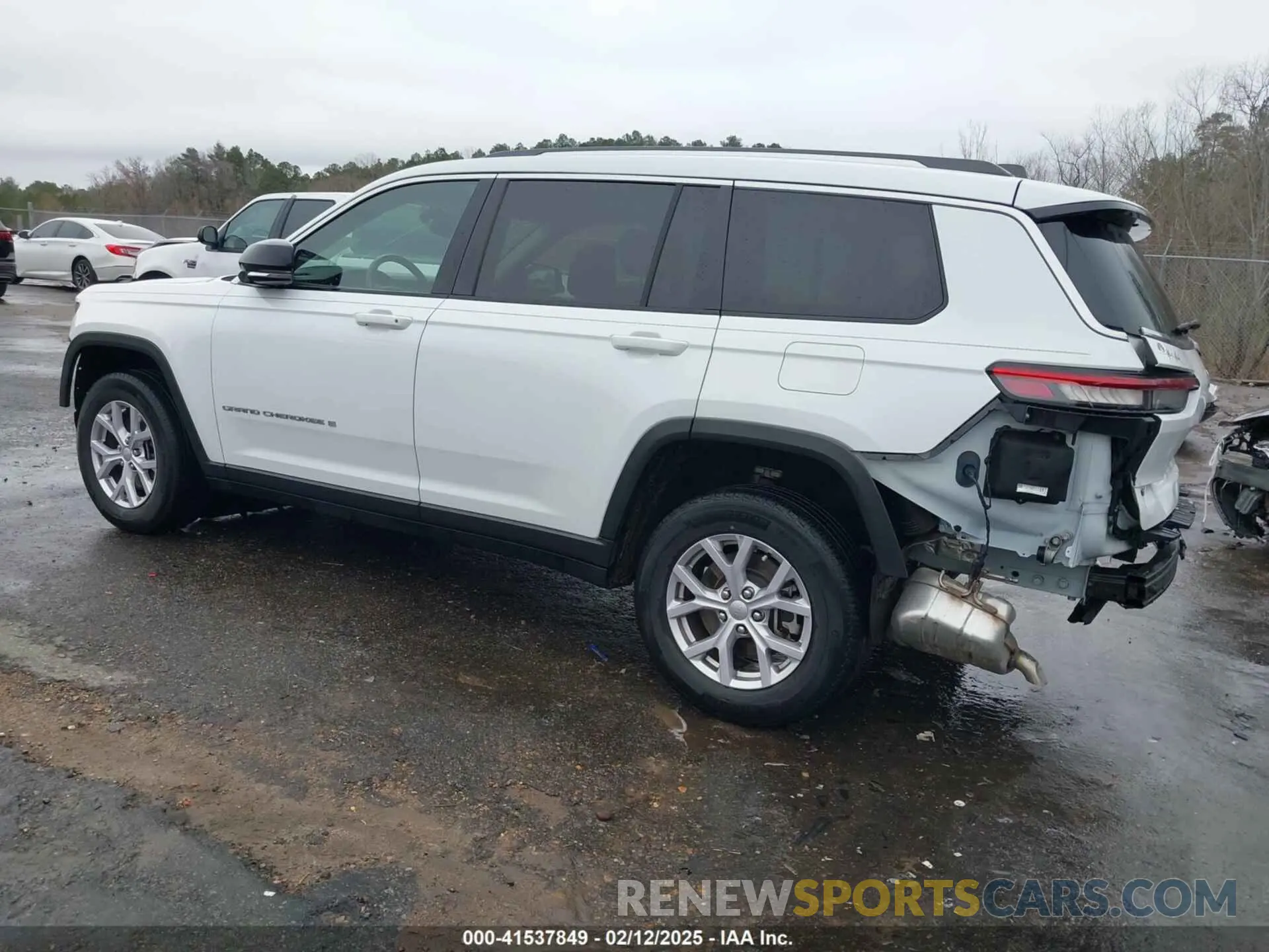 3 Photograph of a damaged car 1C4RJJBG9N8574495 JEEP GRAND CHEROKEE L 2022