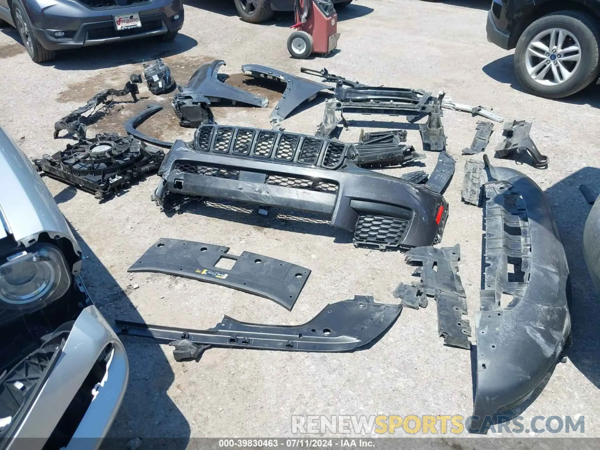 12 Photograph of a damaged car 1C4RJKAG9N8517415 JEEP GRAND CHEROKEE L 2022