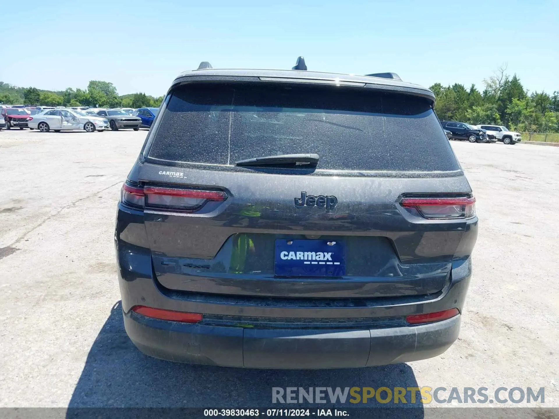 17 Photograph of a damaged car 1C4RJKAG9N8517415 JEEP GRAND CHEROKEE L 2022