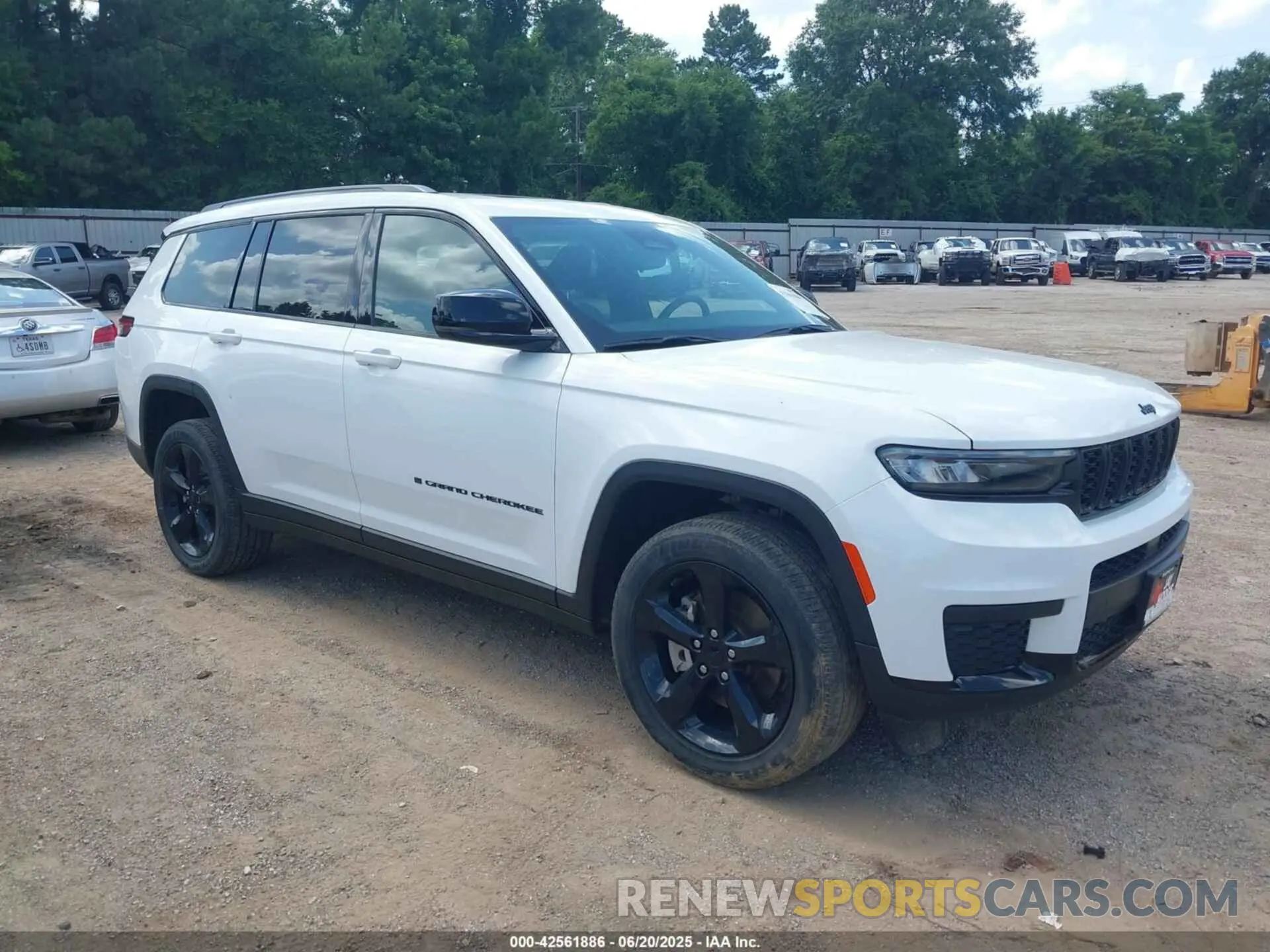 1 Photograph of a damaged car 1C4RJKAGXN8504527 JEEP GRAND CHEROKEE L 2022