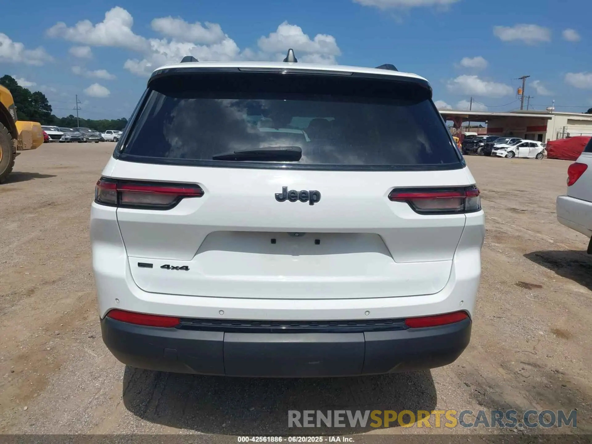 16 Photograph of a damaged car 1C4RJKAGXN8504527 JEEP GRAND CHEROKEE L 2022