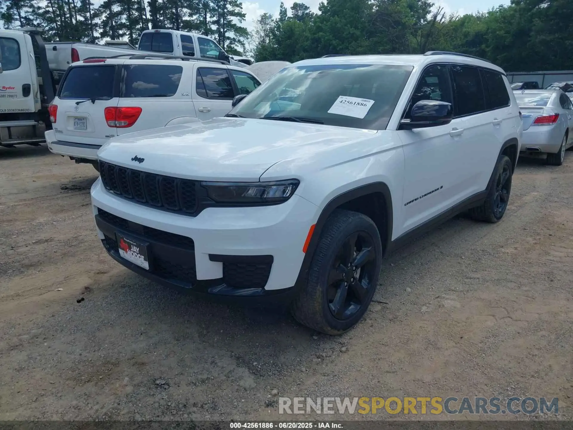 2 Photograph of a damaged car 1C4RJKAGXN8504527 JEEP GRAND CHEROKEE L 2022
