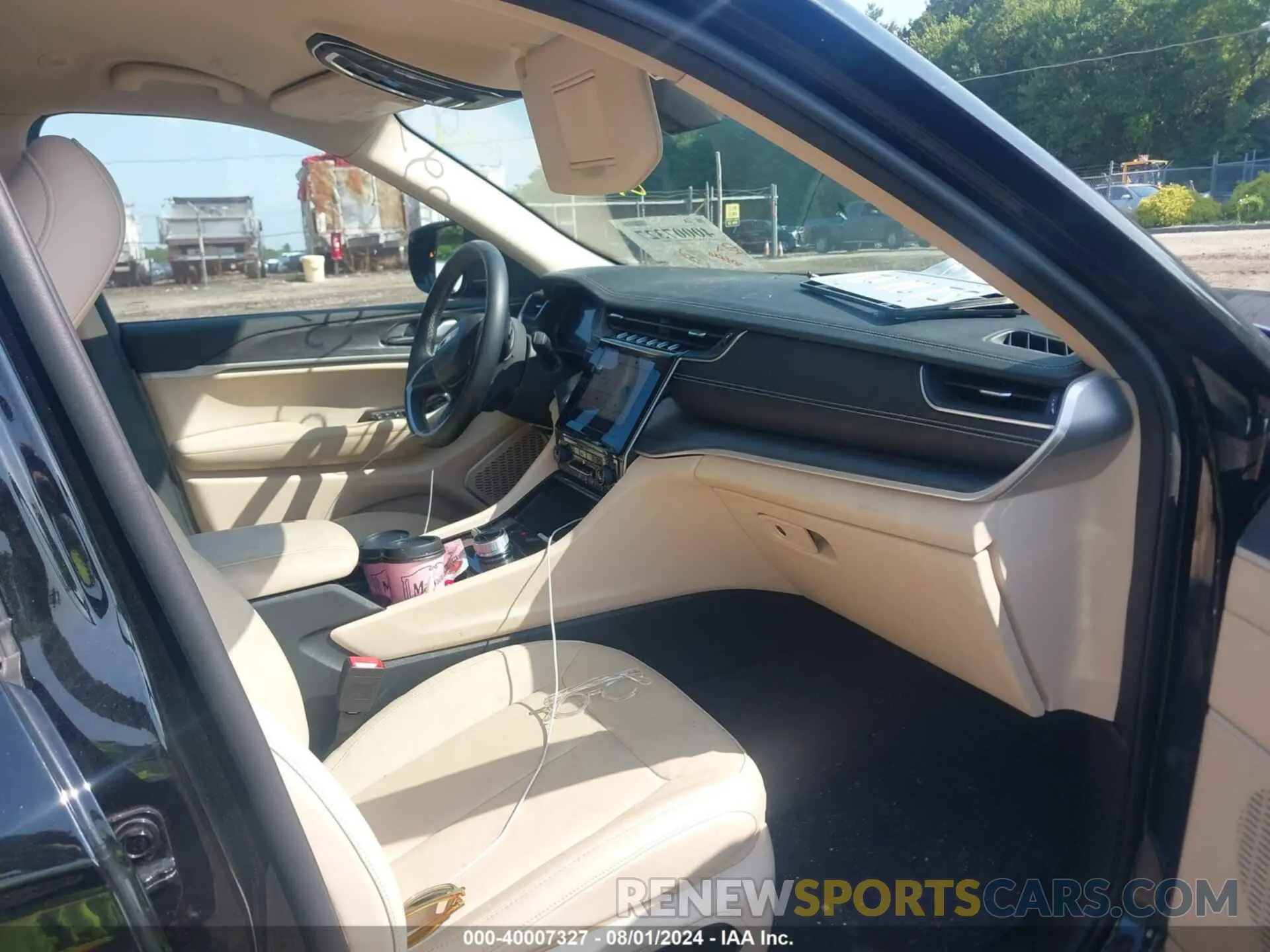 5 Photograph of a damaged car 1C4RJKBG1N8513907 JEEP GRAND CHEROKEE L 2022