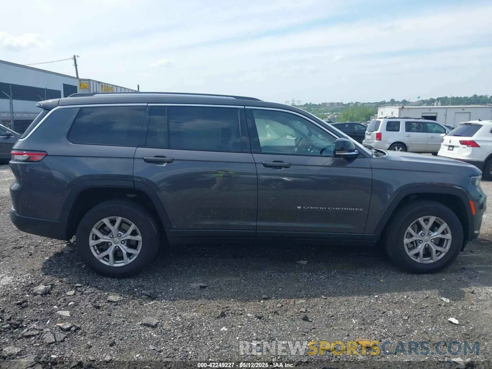 12 Фотография поврежденного автомобиля 1C4RJKBG3N8621834 JEEP GRAND CHEROKEE L 2022
