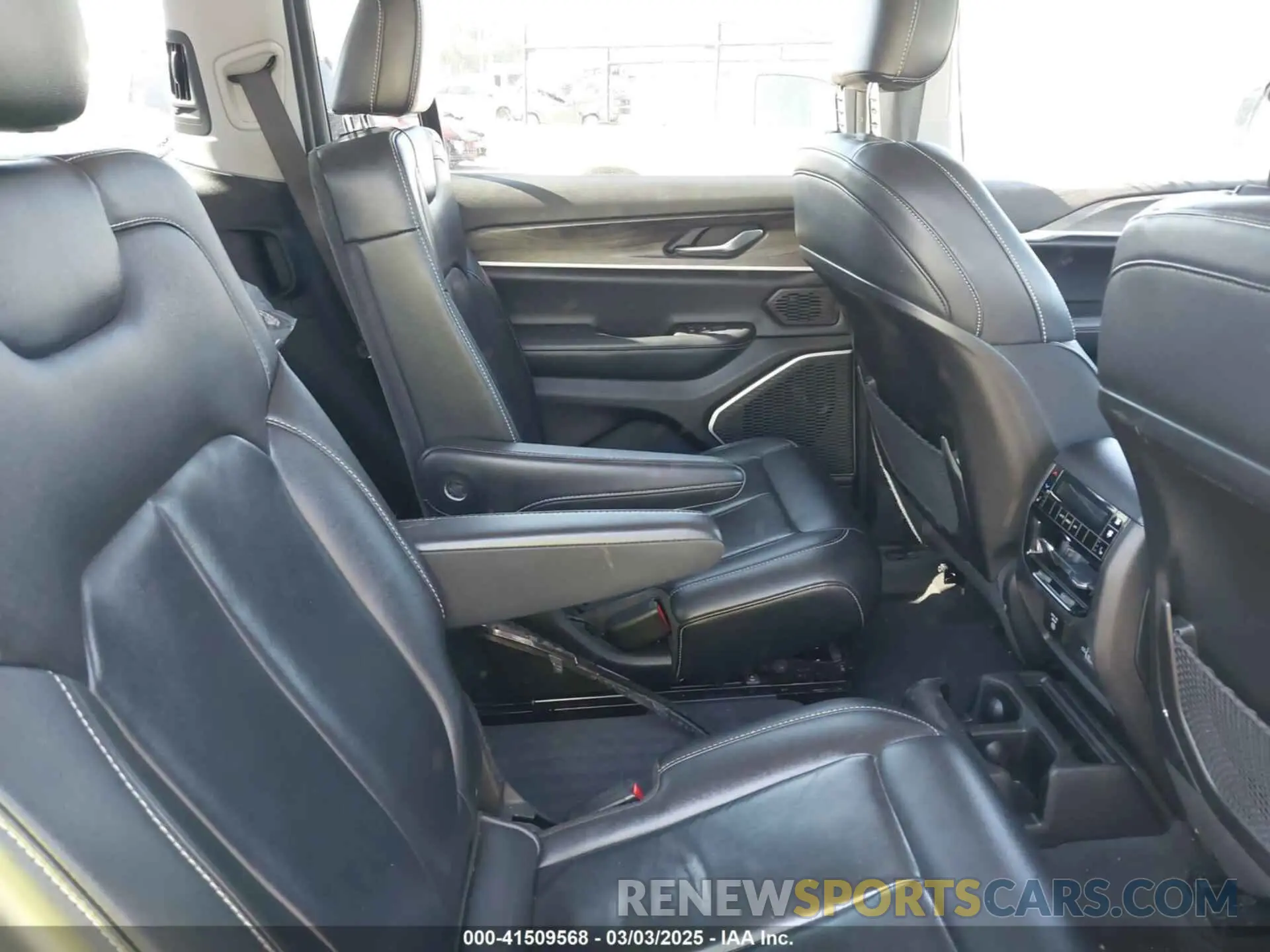 8 Фотография поврежденного автомобиля 1C4RJKBG5N8556517 JEEP GRAND CHEROKEE L 2022
