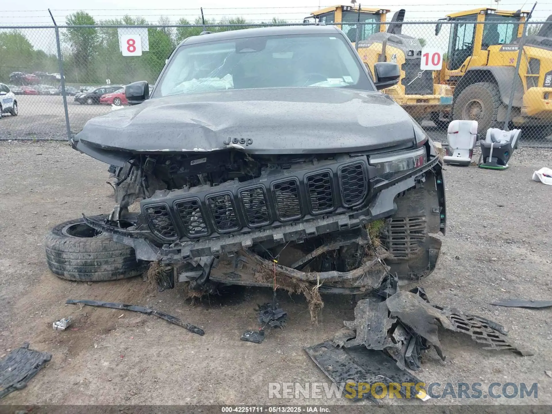 6 Photograph of a damaged car 1C4RJKBG6N8557384 JEEP GRAND CHEROKEE L 2022