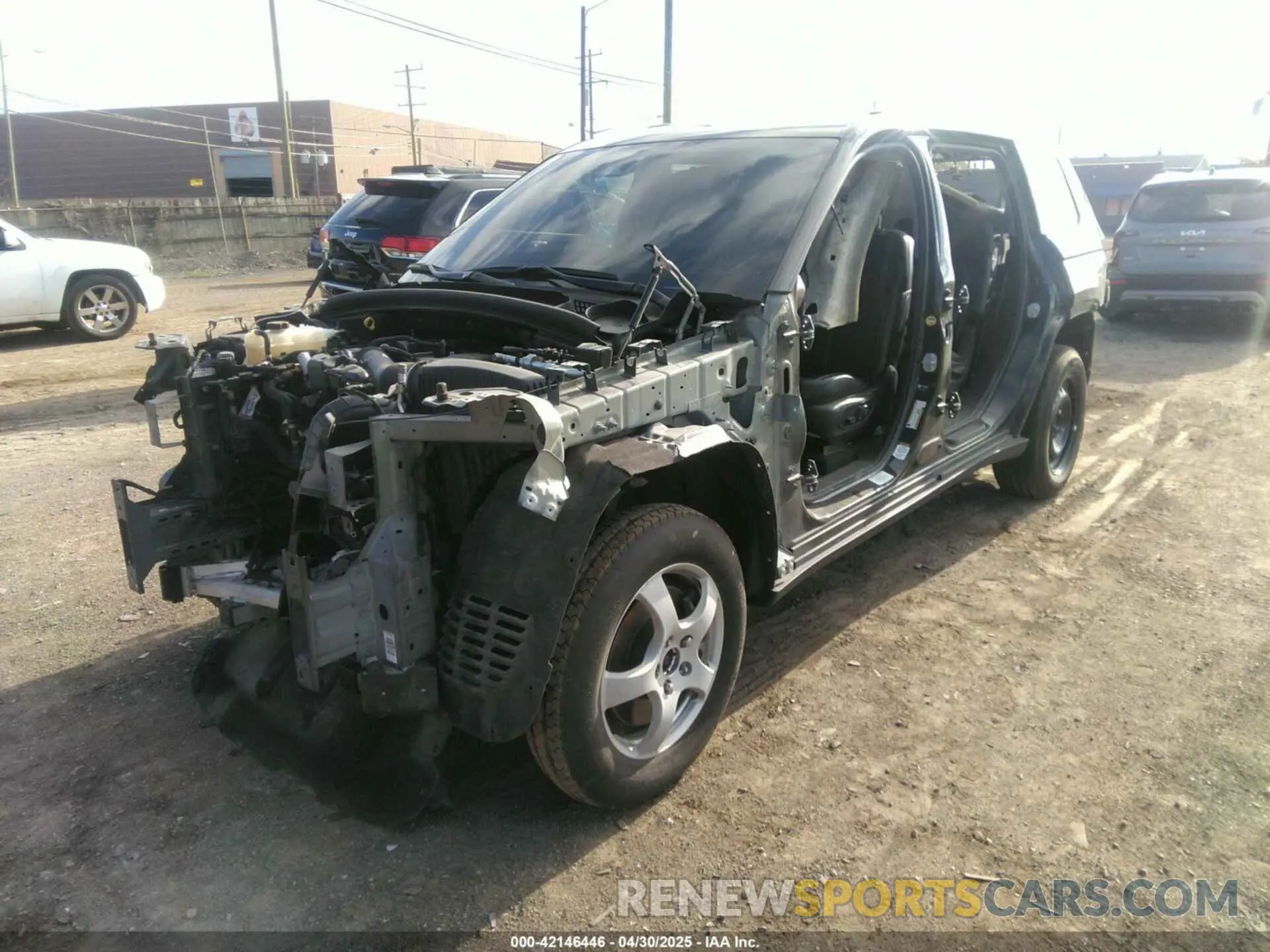 2 Photograph of a damaged car 1C4RJKBG6N8618328 JEEP GRAND CHEROKEE L 2022