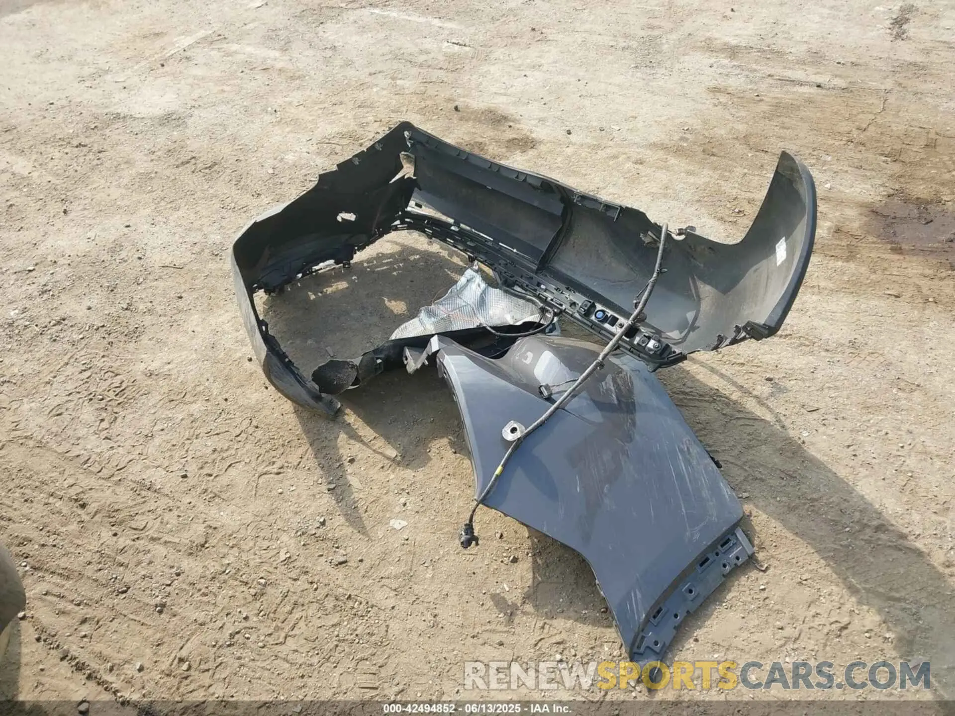 11 Photograph of a damaged car 1C4RJKBG7N8626731 JEEP GRAND CHEROKEE L 2022